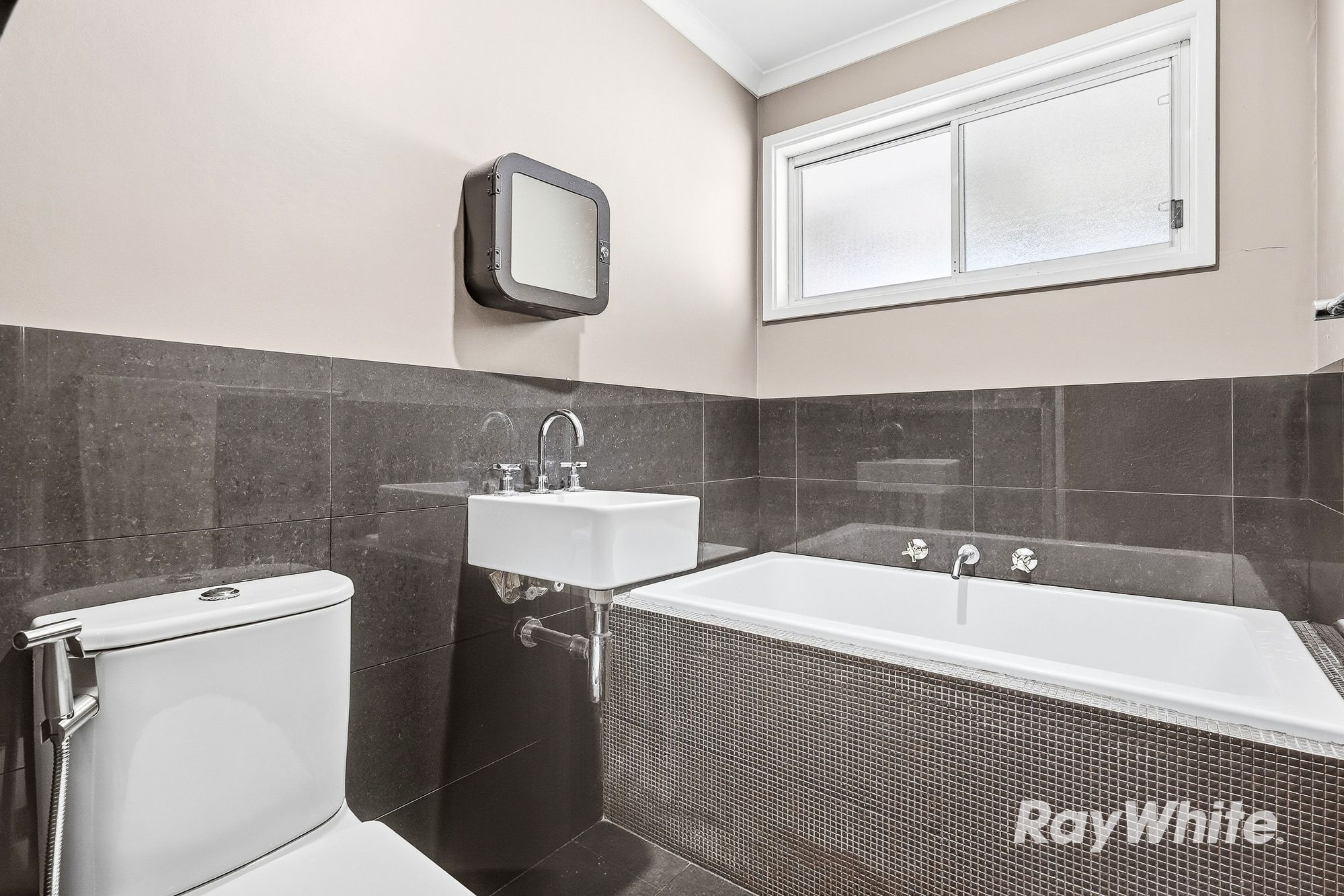 37 Aquarius Crescent — photo 14 of 29