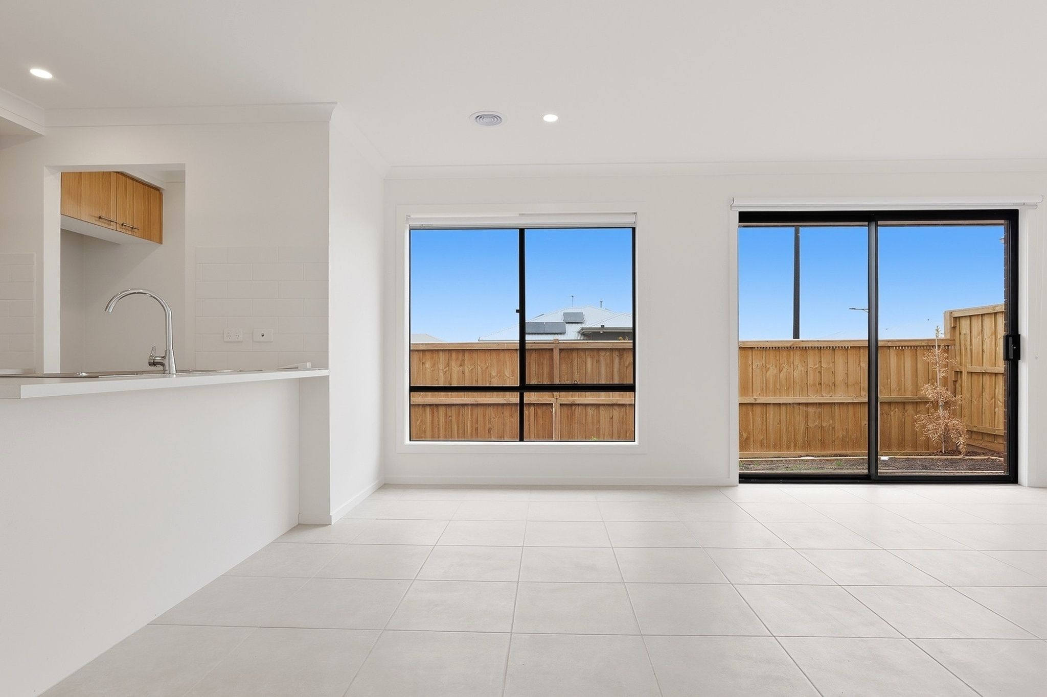 14 Allez Road, THORNHILL PARK, VIC 3335