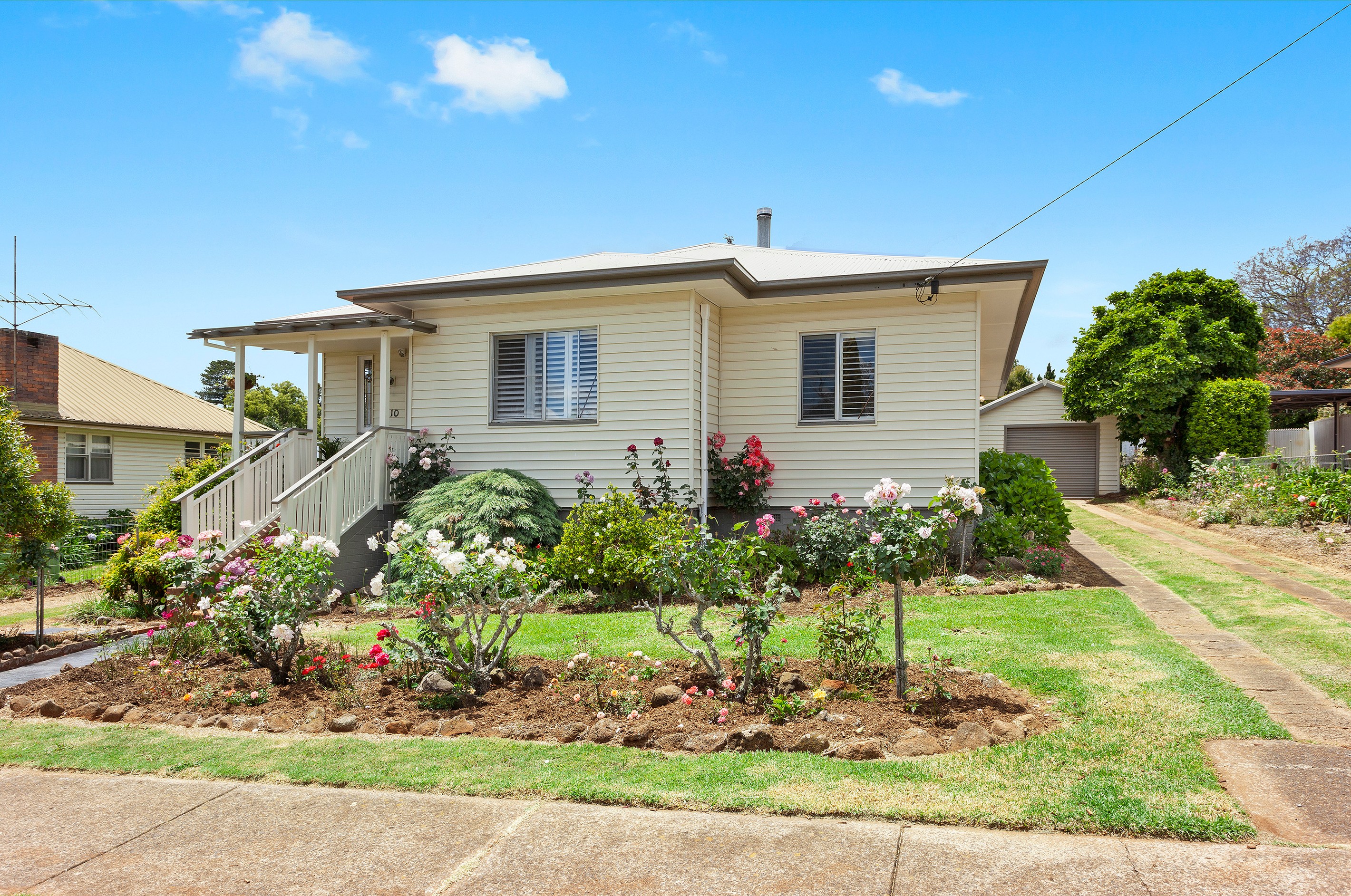 10 Llewellyn Street, Centenary Heights, QLD 4350