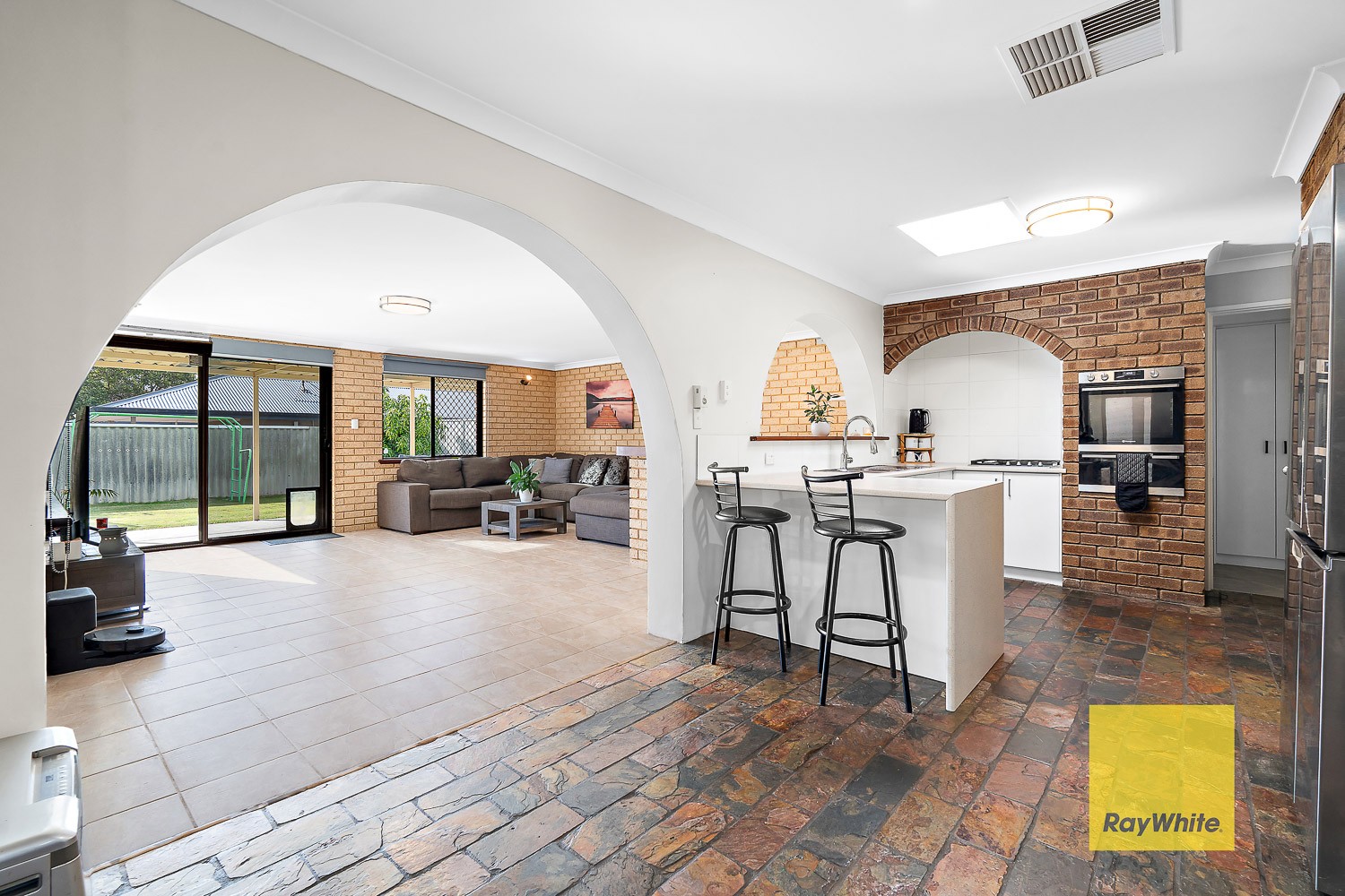 10 Majestic Court, Thornlie, WA 6108