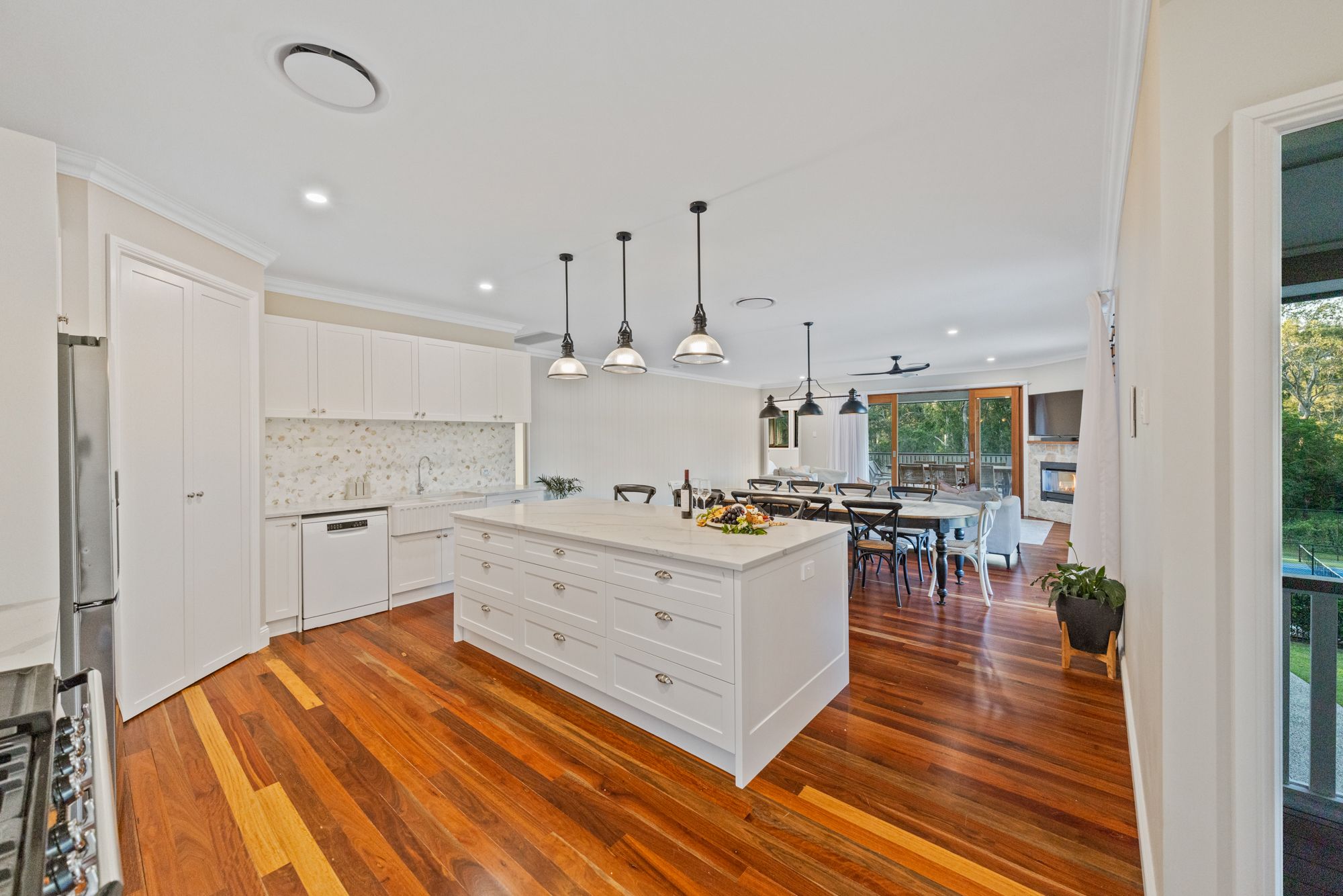 298 Coonowrin Road — photo 13 of 30