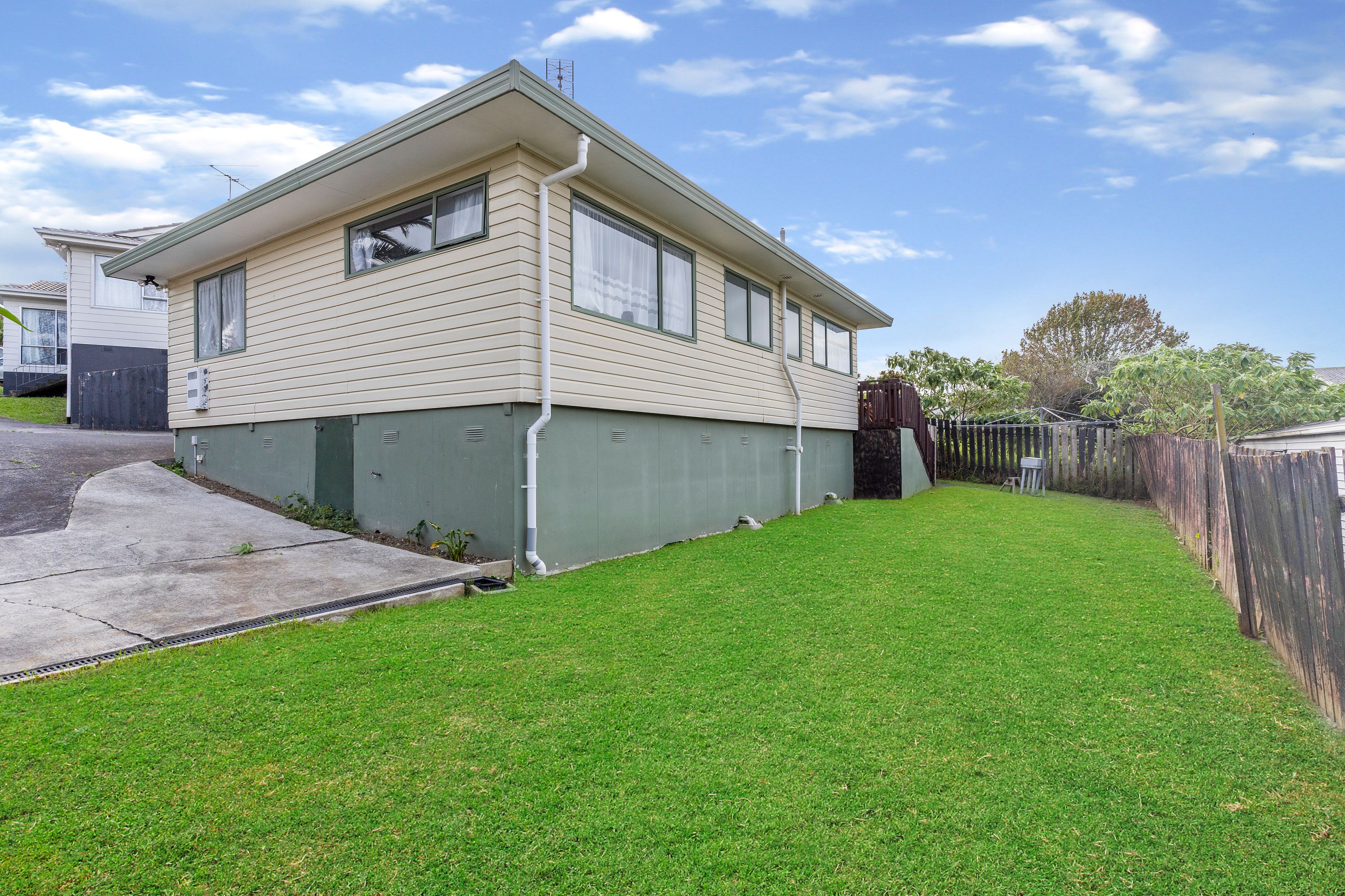 2/24 McQuarrie Avenue, Wattle Downs, Manukau City