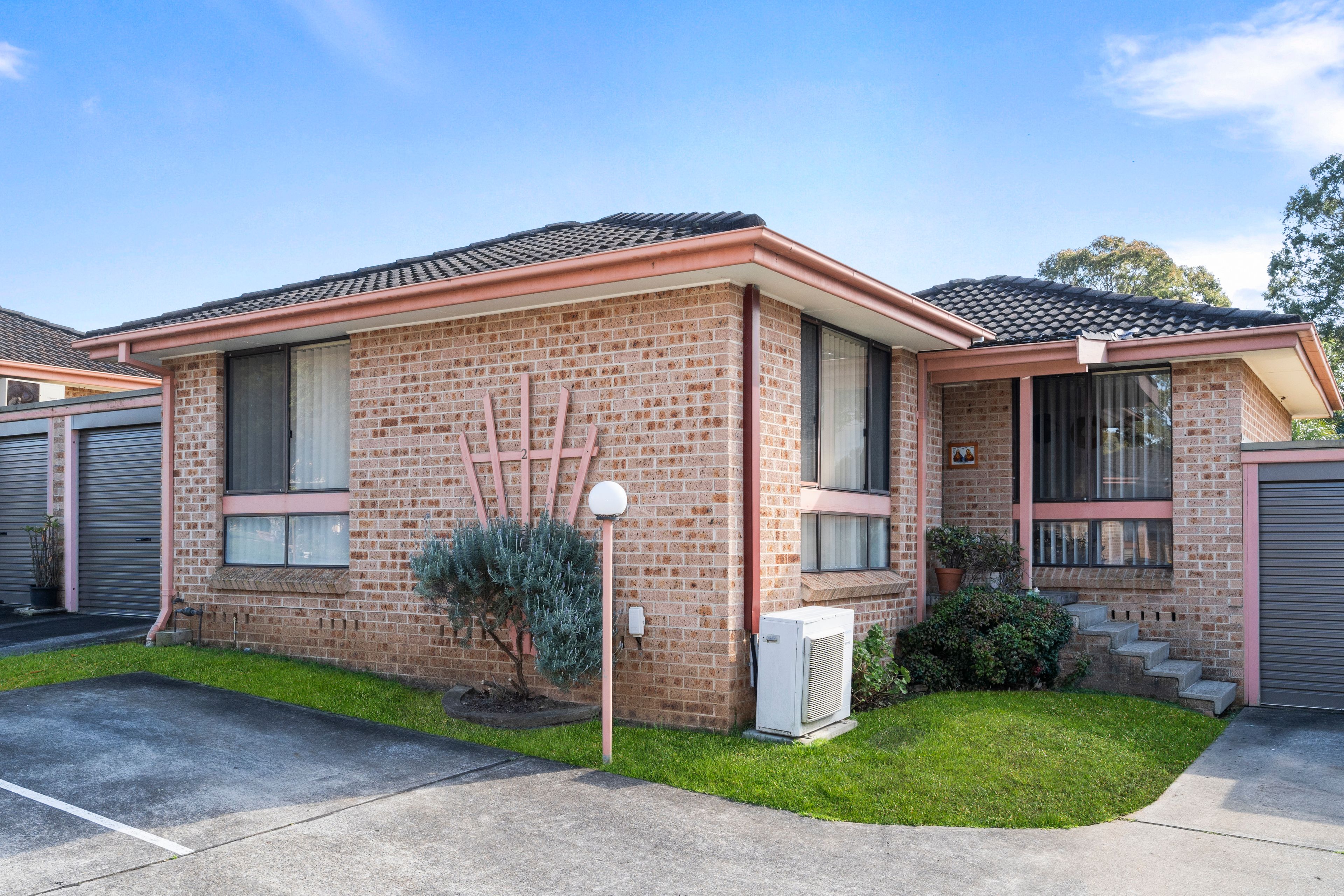 2/65 Fuchsia Crescent, Macquarie Fields, NSW 2564