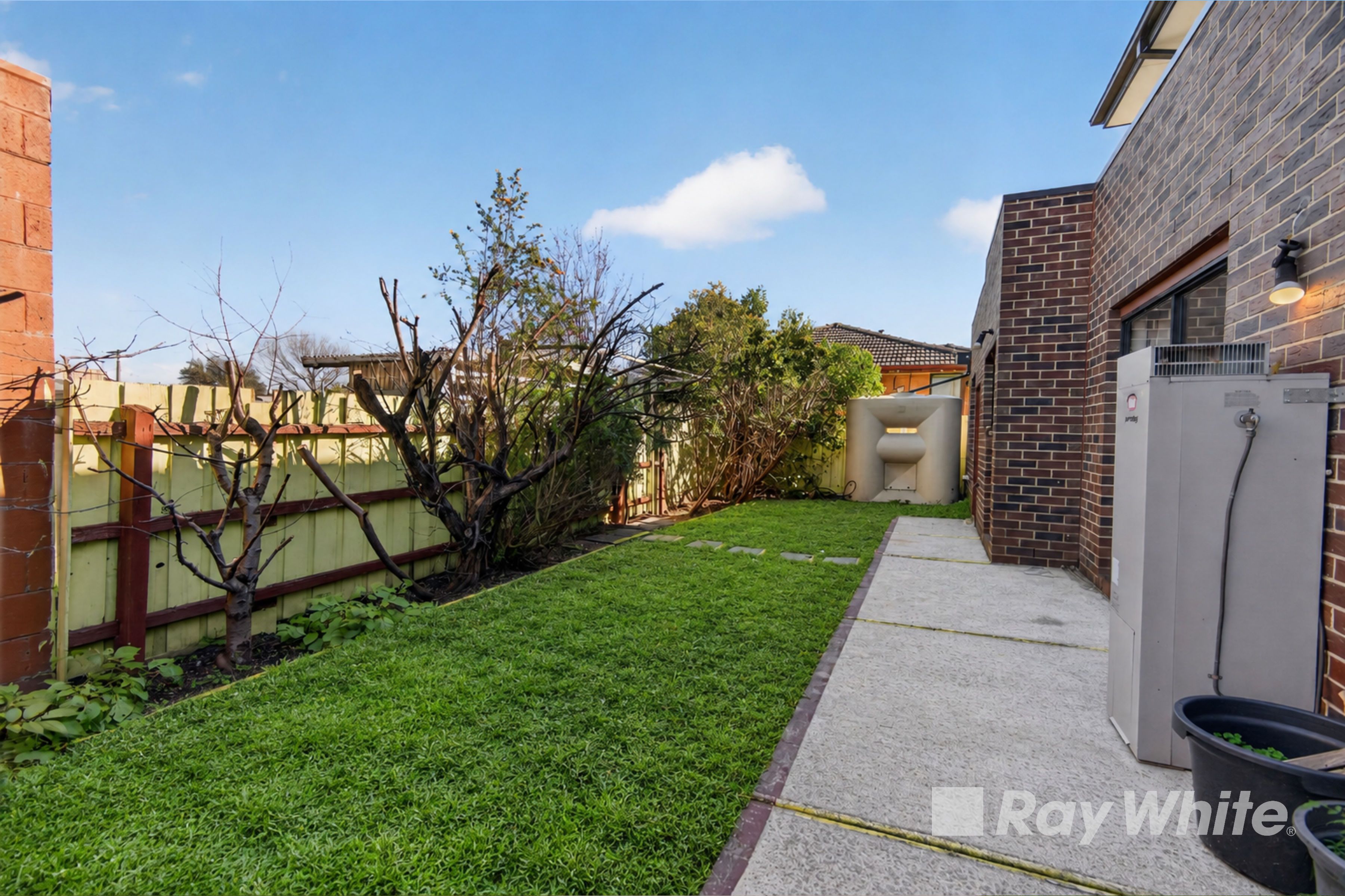 2A Henry Avenue — photo 13 of 13