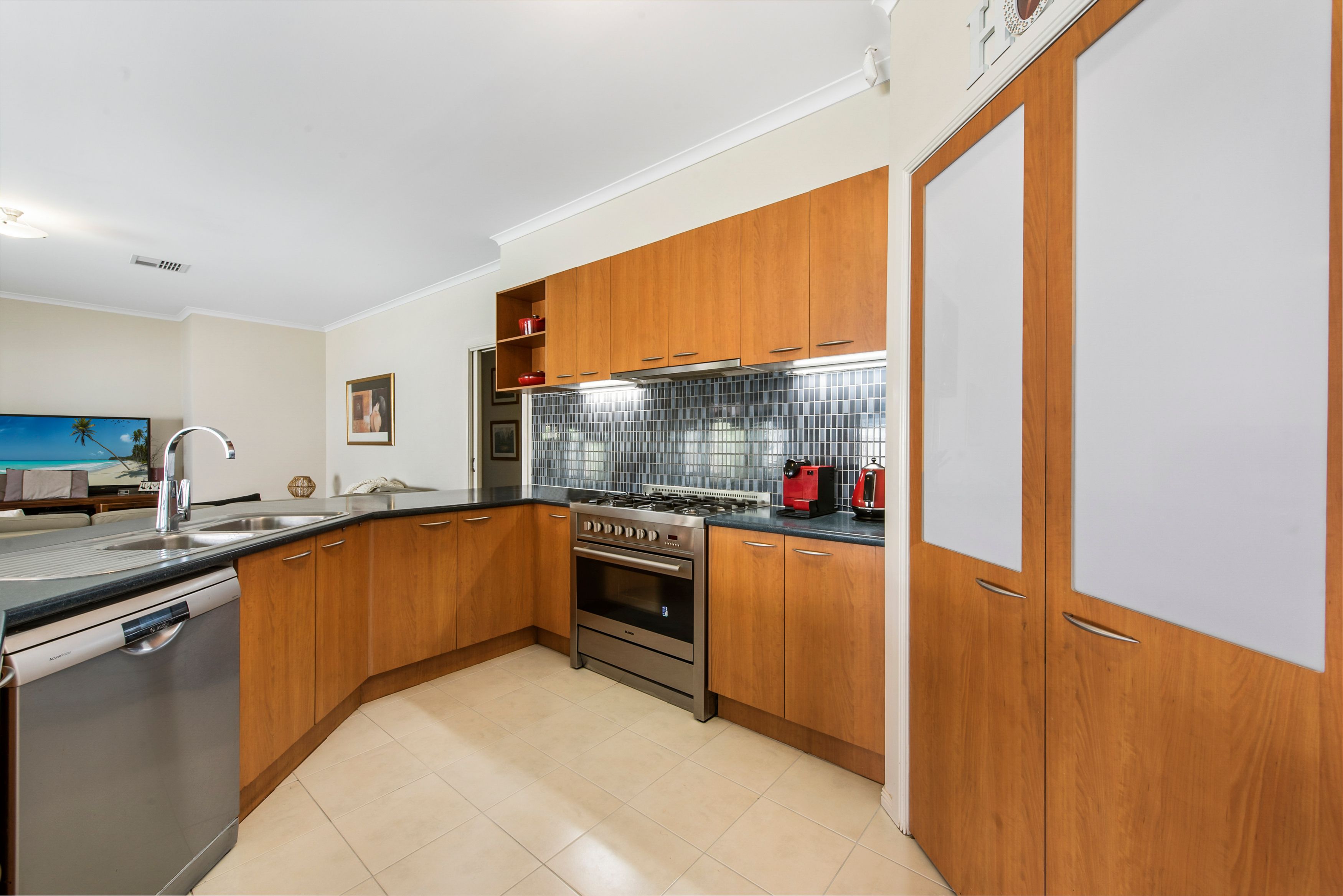 6 Barringo Way, Caroline Springs, VIC 3023