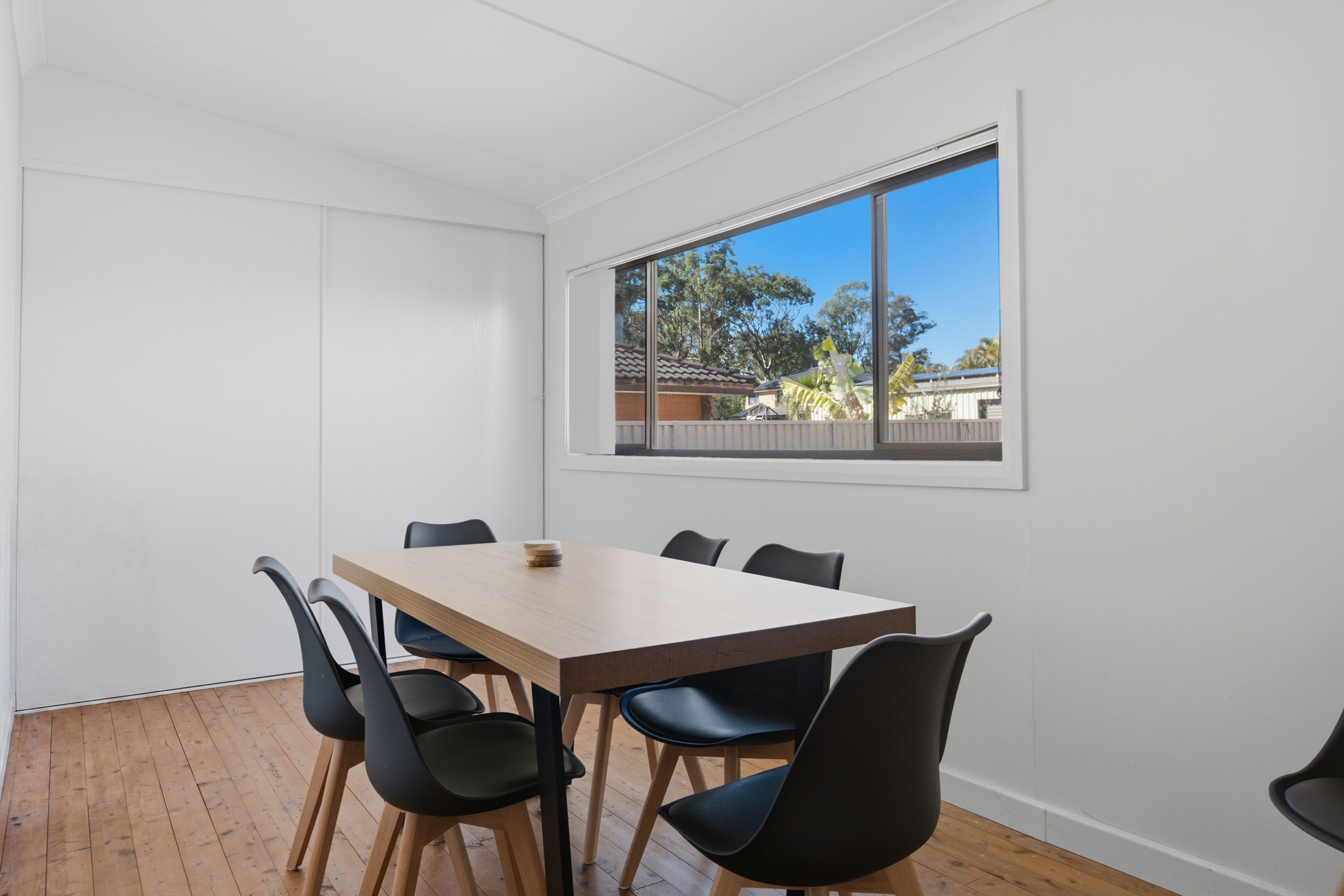 27 Cadonia Road — photo 3 of 8