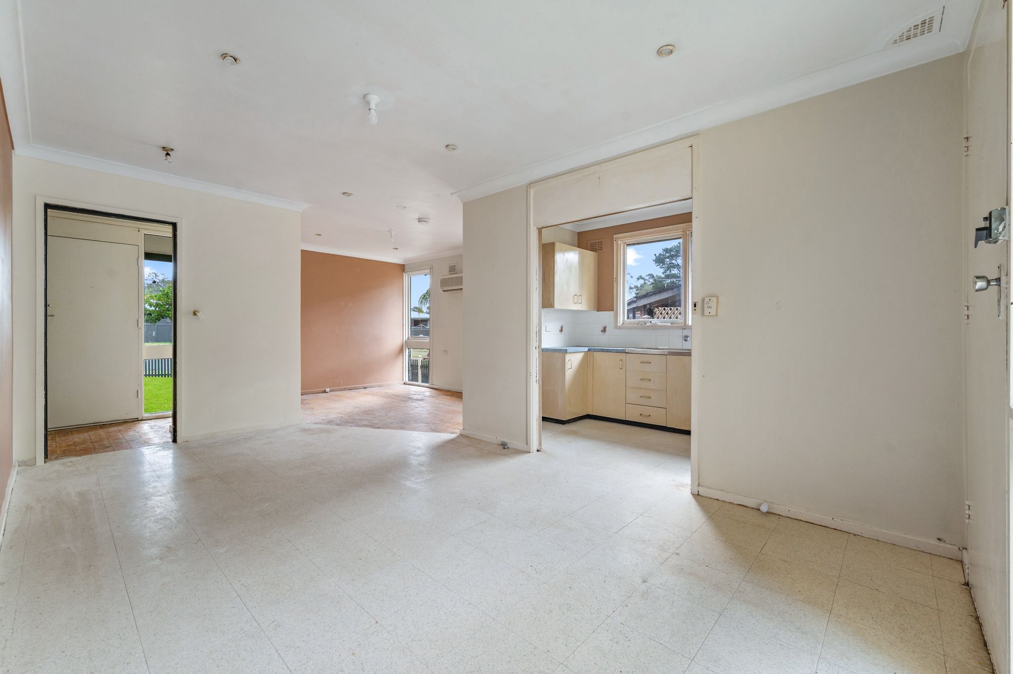 8 Carr Place — photo 3 of 11
