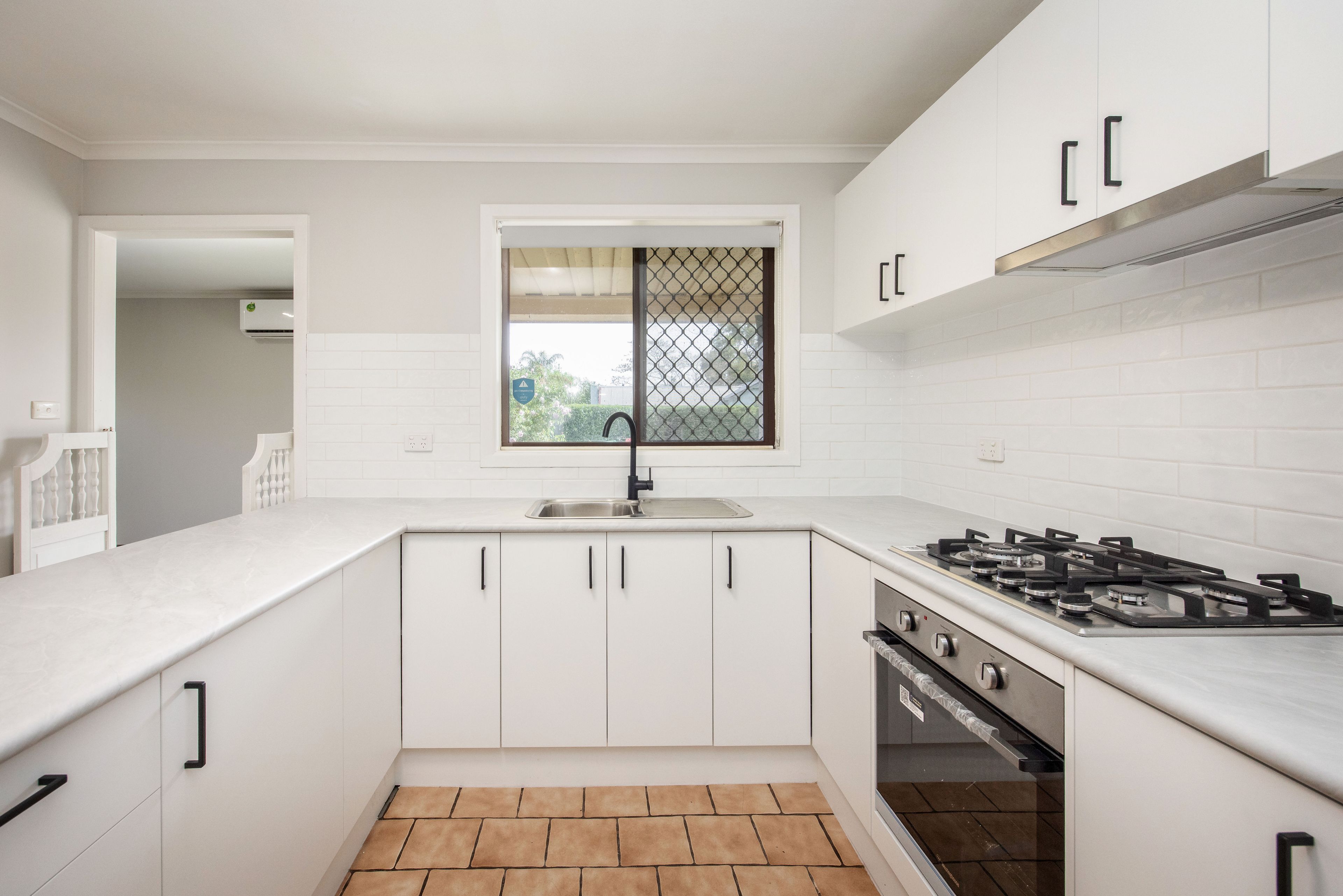550 Roach Street — photo 6 of 14
