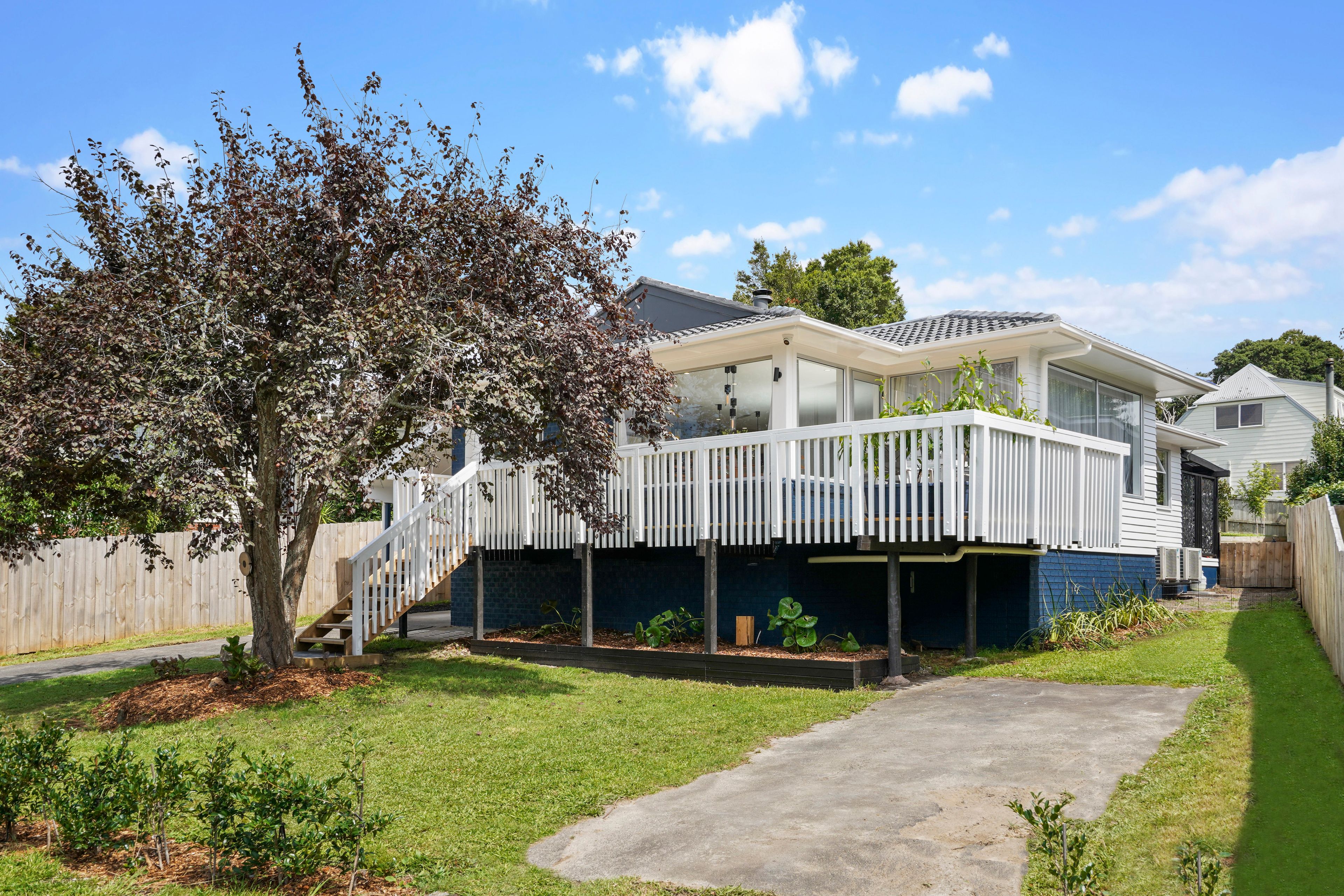 25 Finlow Drive, Te Atatu South, Waitakere City