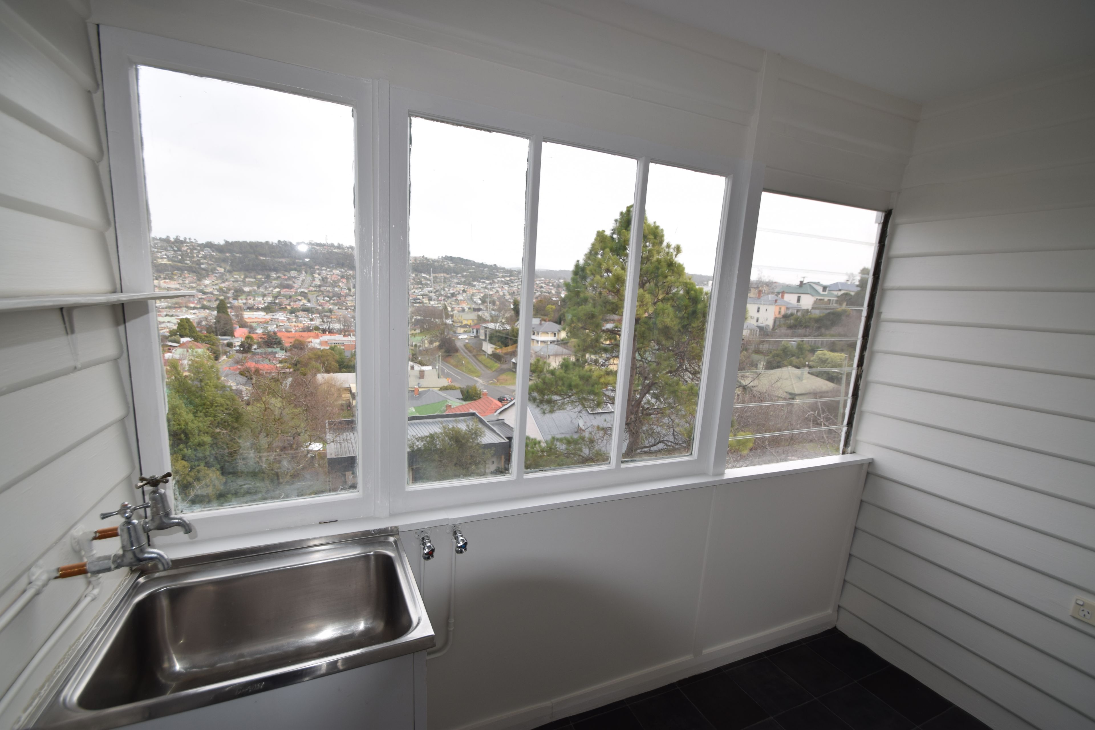 90a High Street — photo 11 of 11