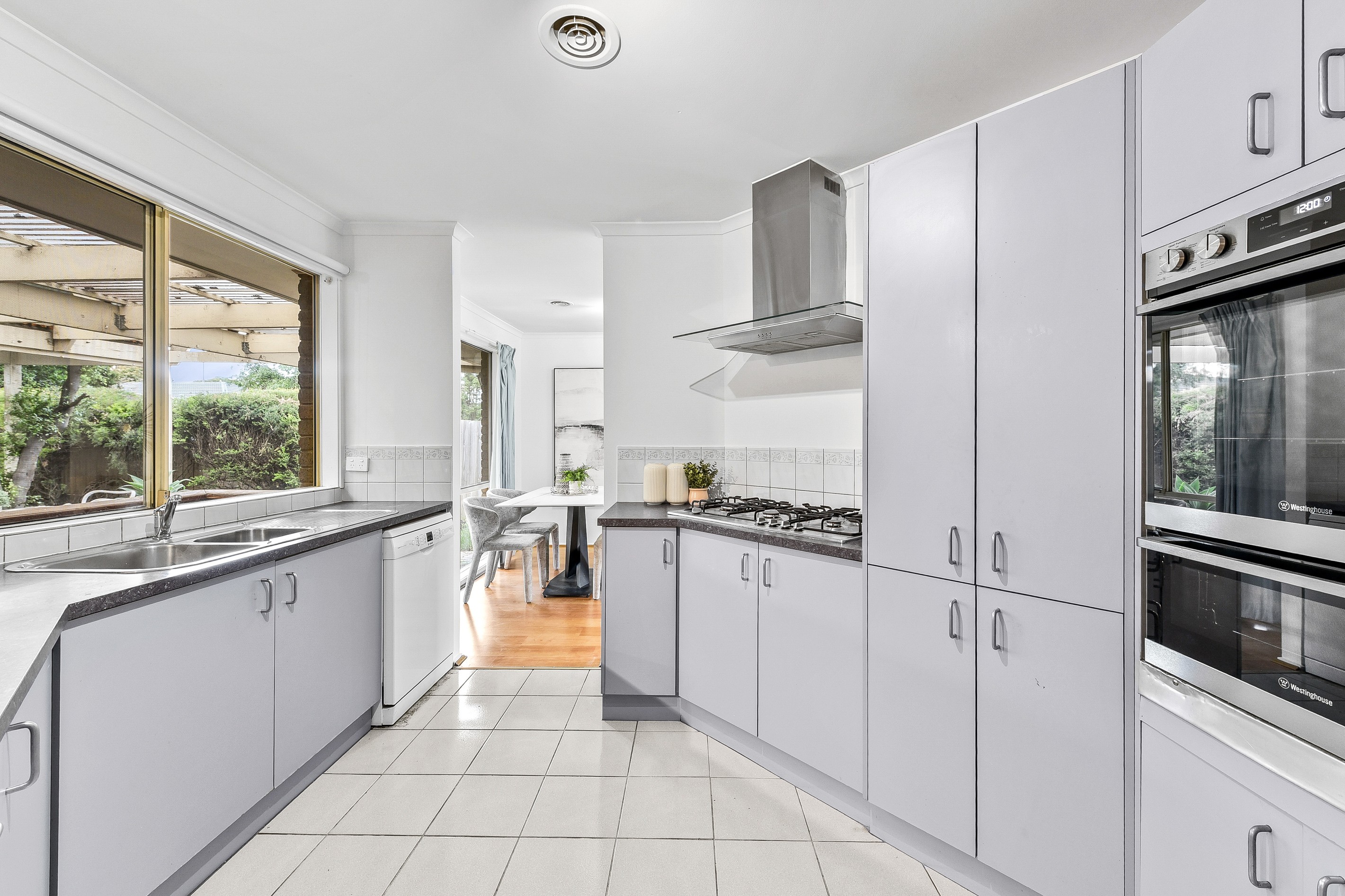 11 Angela Court, South Morang, VIC 3752