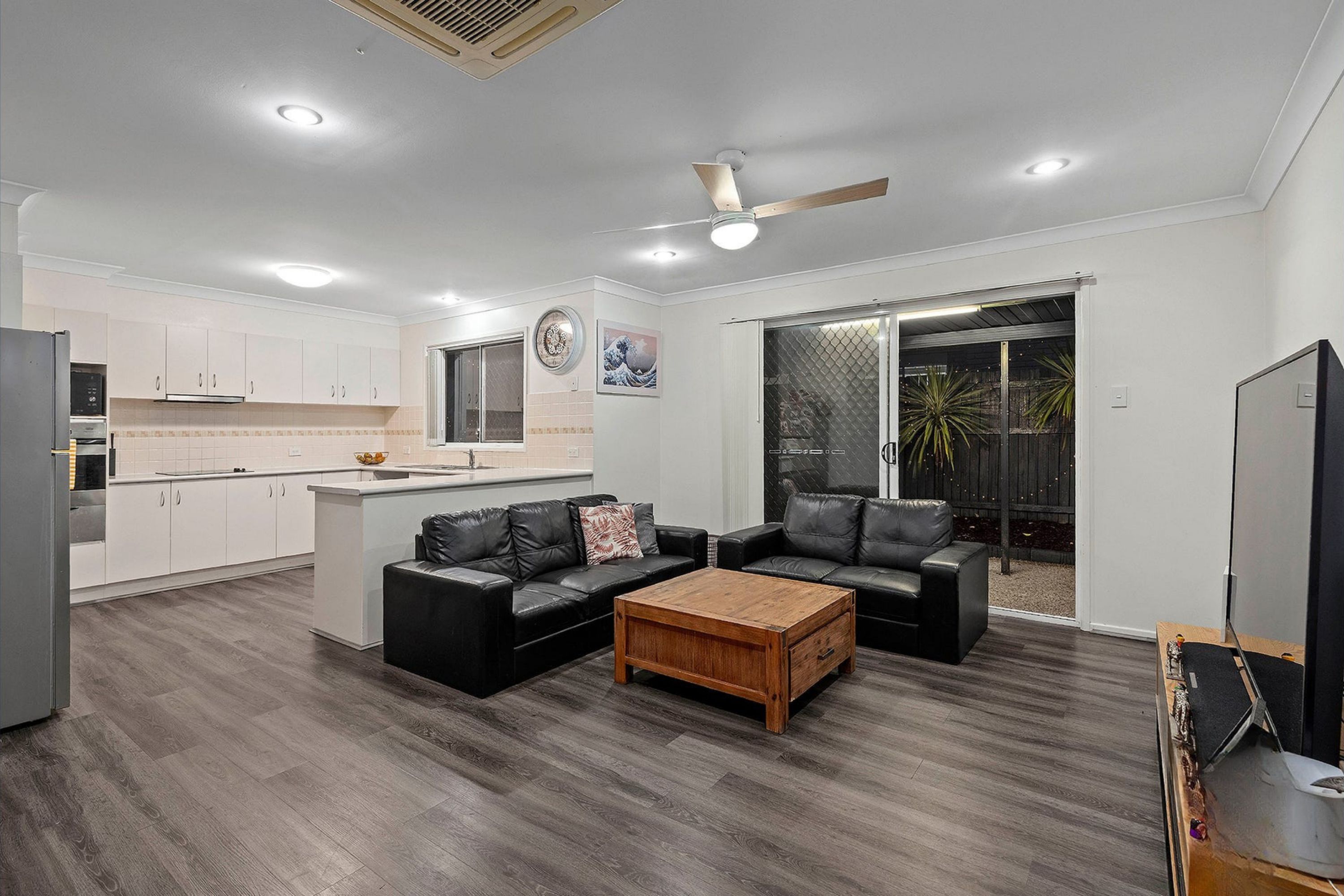 14 Eden Crescent — photo 4 of 21