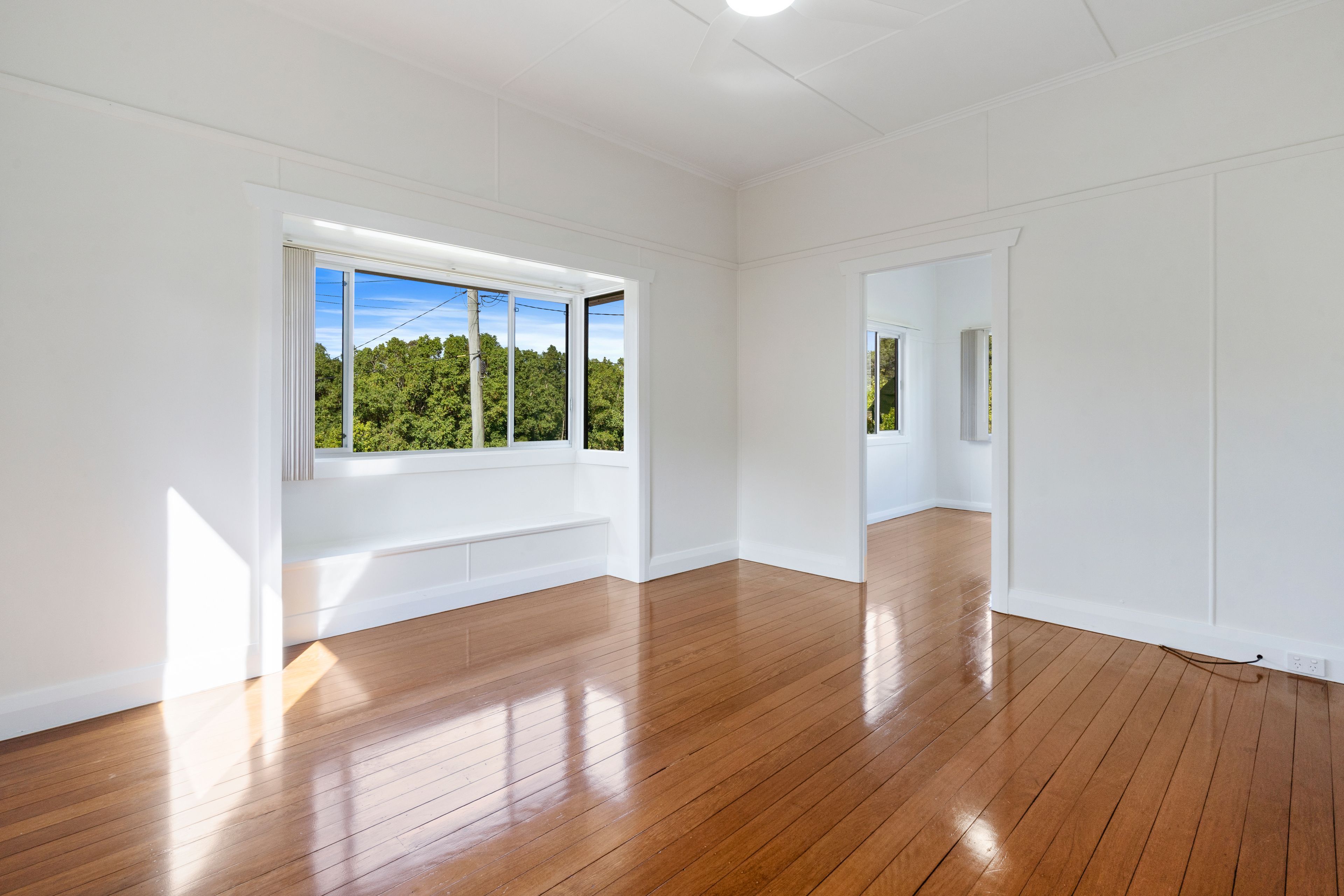 475 Tweed Valley Way — photo 7 of 21