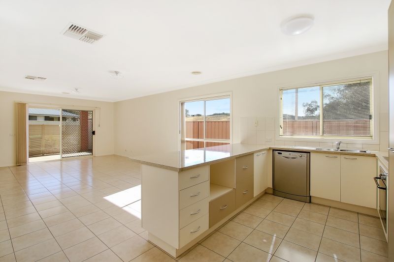 819 Centaur Road, Hamilton Valley, NSW 2641