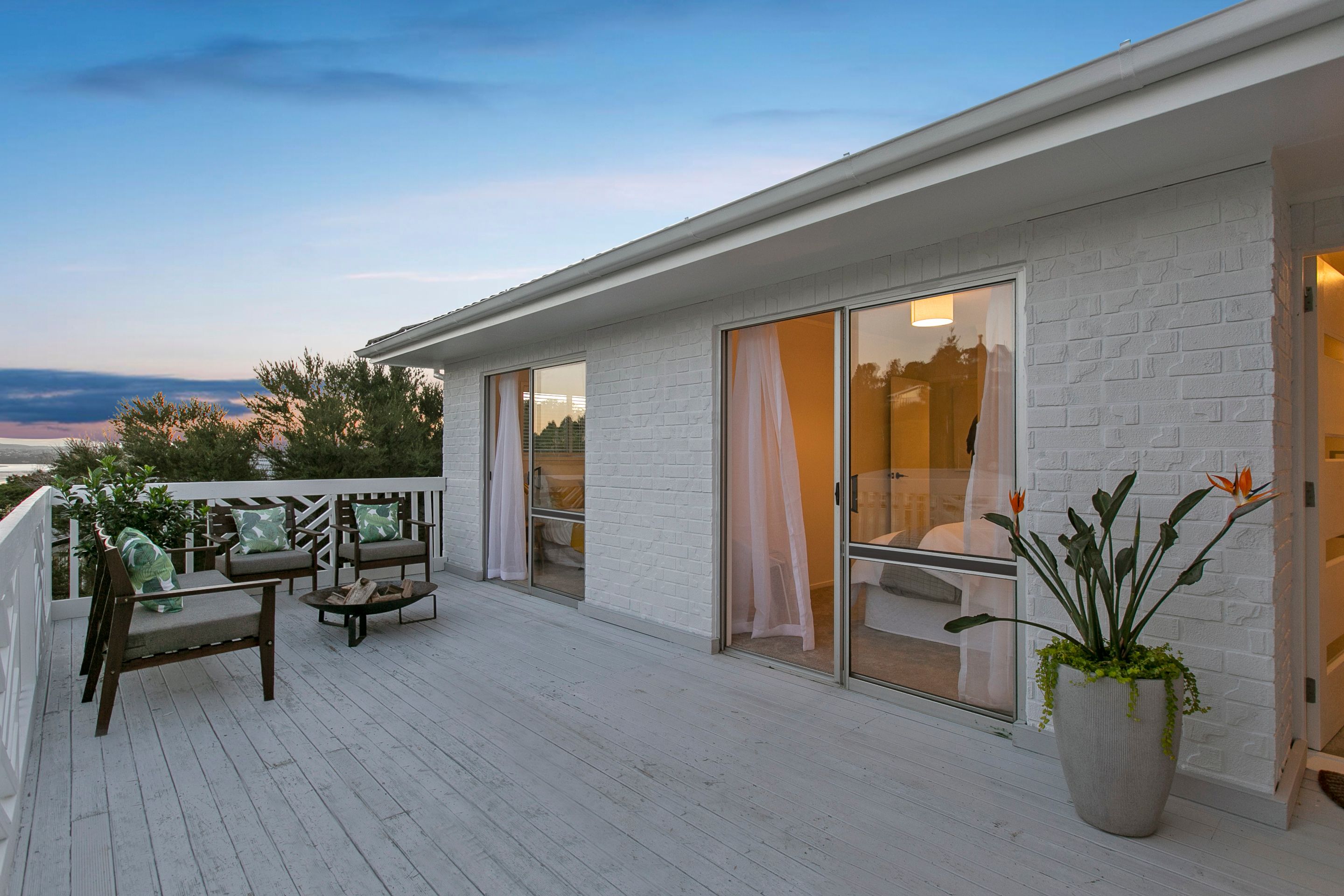 15 Sispara Place, Beach Haven, North Shore City
