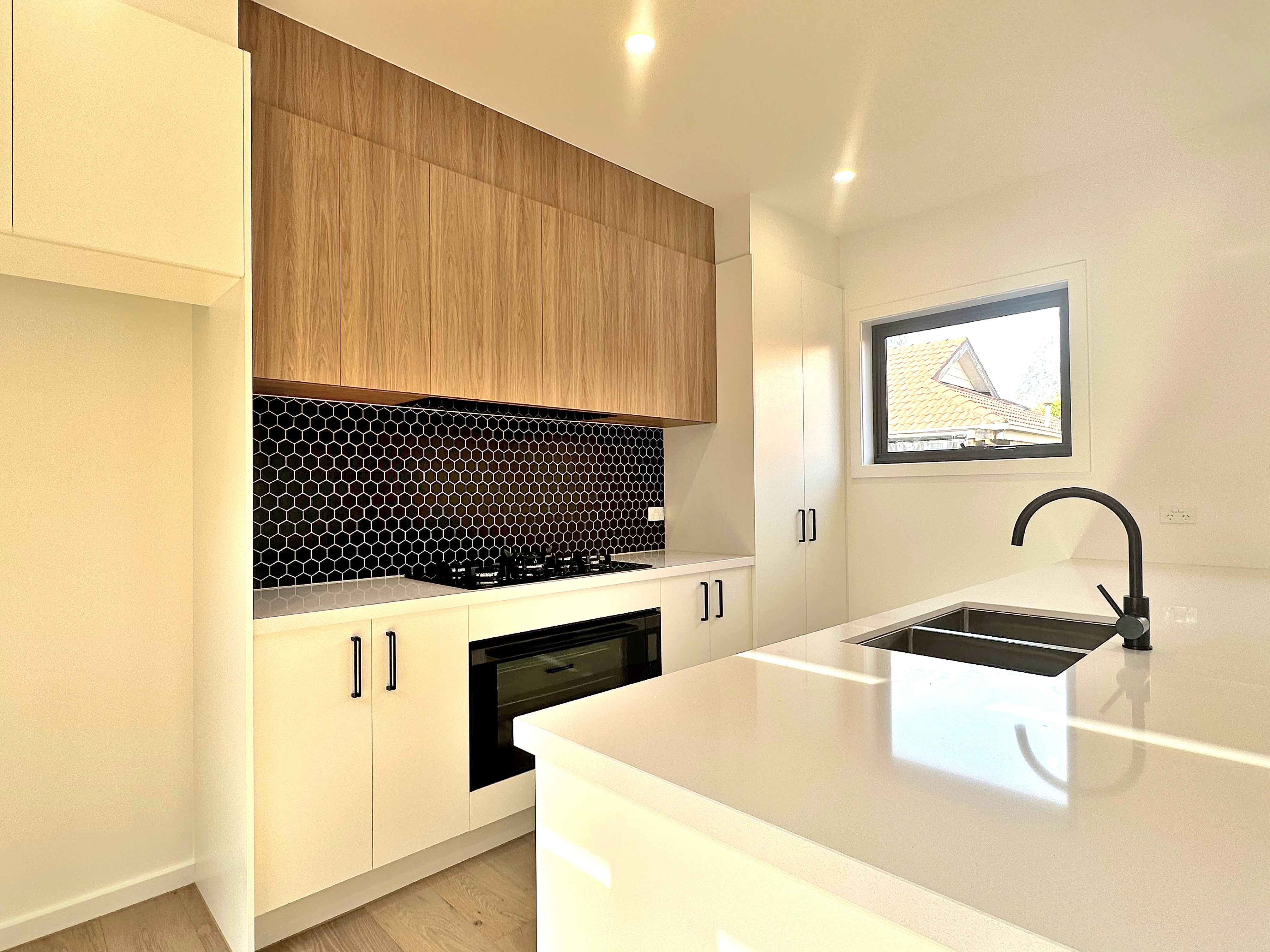 1/40 Eisenhower Street — photo 4 of 12