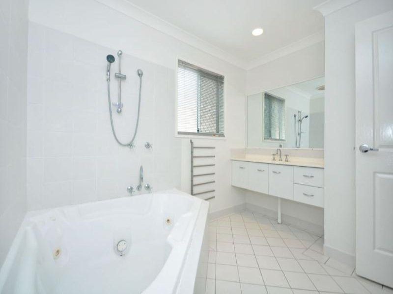42 Wendon Way, Bridgeman Downs, QLD 4035