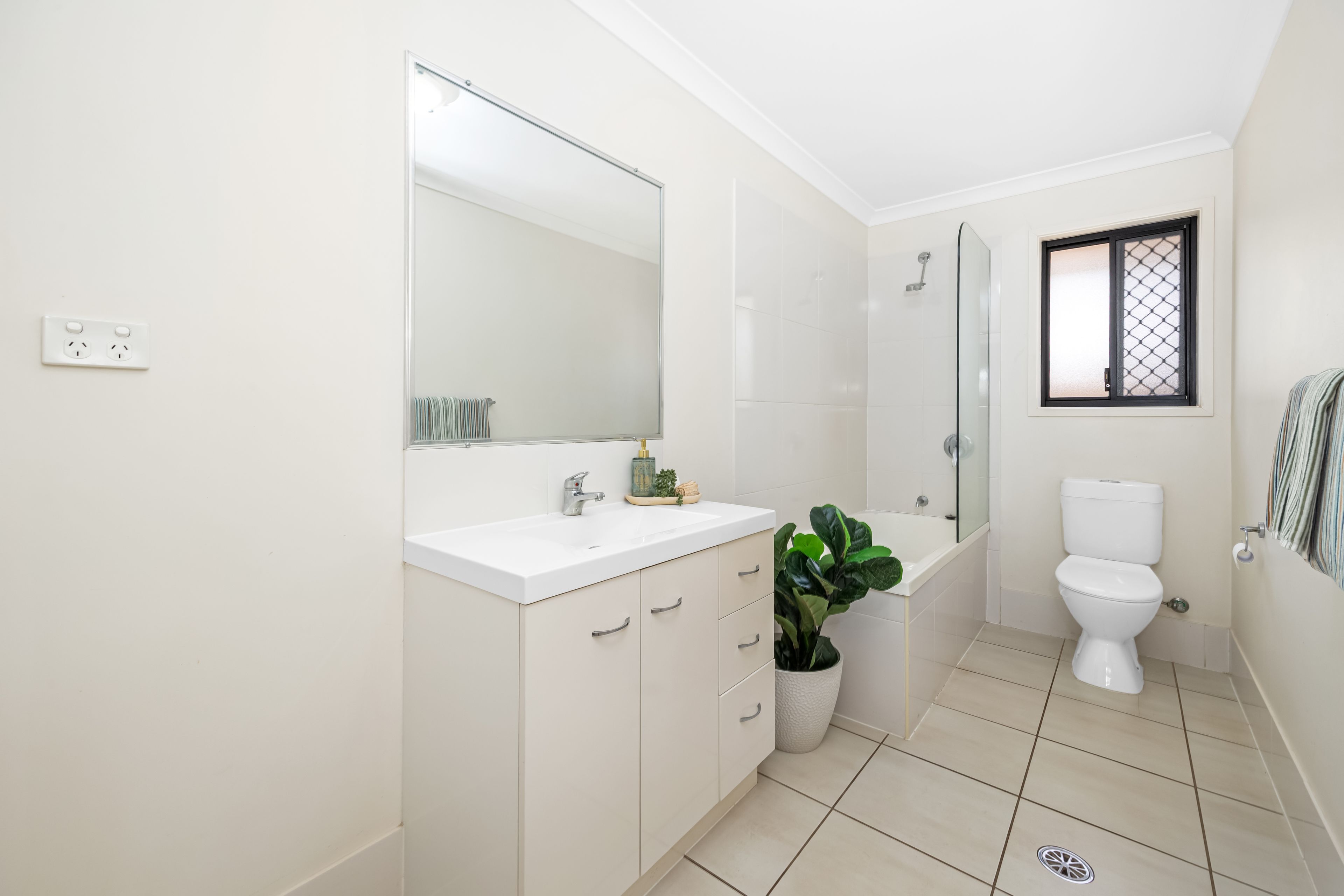 25 Amy Street — photo 8 of 12