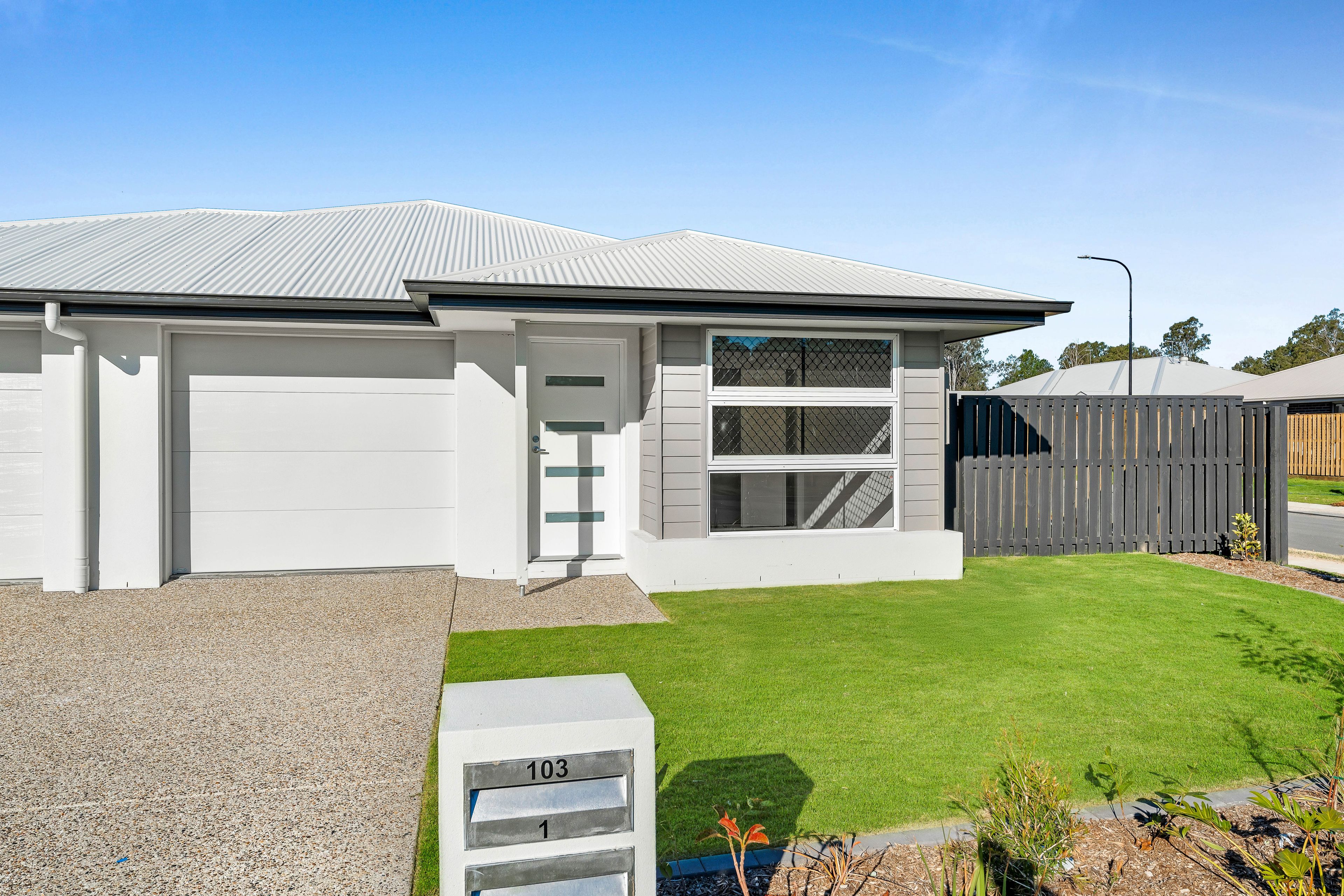 2/103 Reine Avenue, Jimboomba, QLD 4280