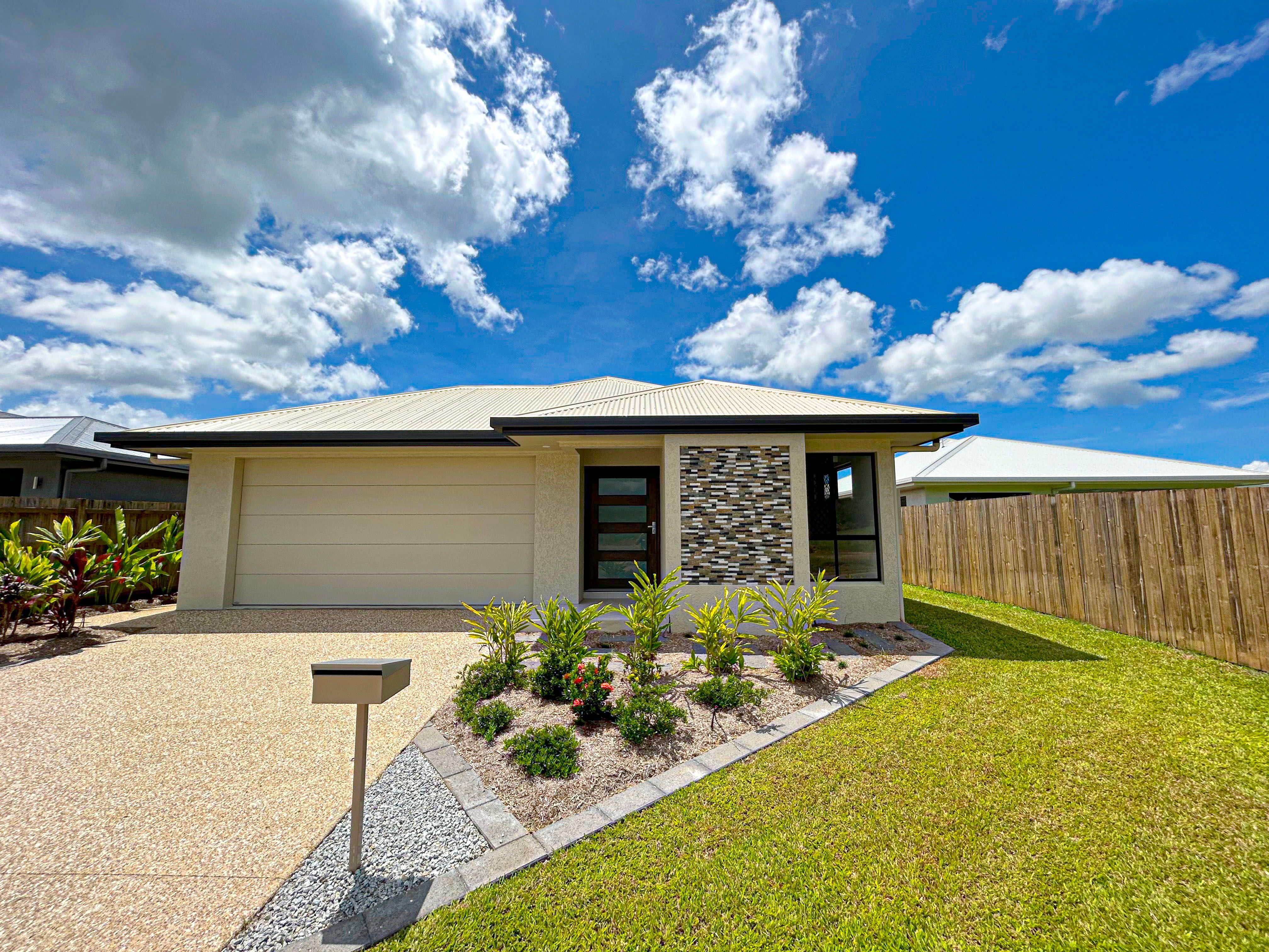 27 Sawyer Entrance, Redlynch, QLD 4870 Leased House Ray White