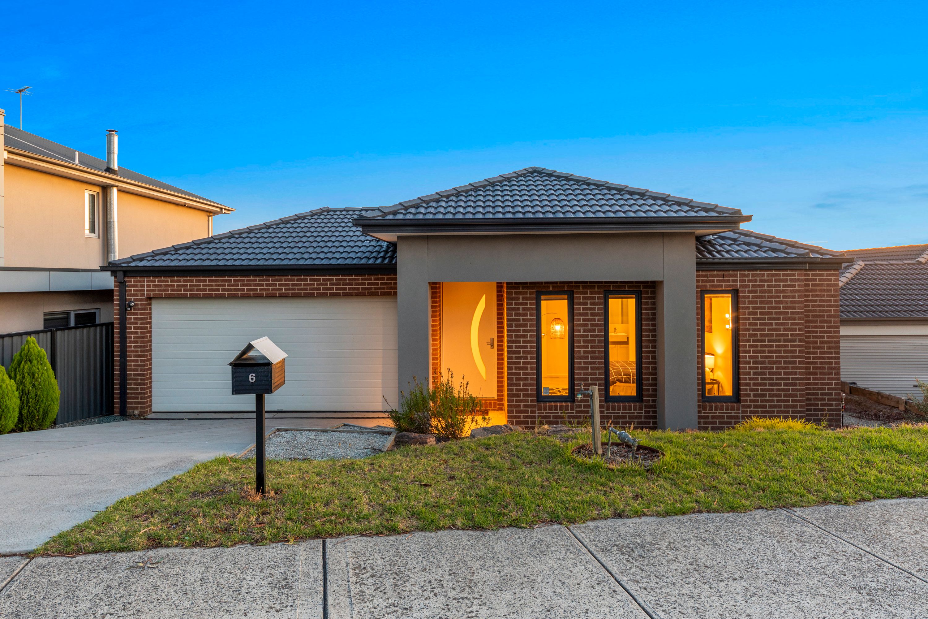 6 Superior Waters, Pakenham VIC 3810