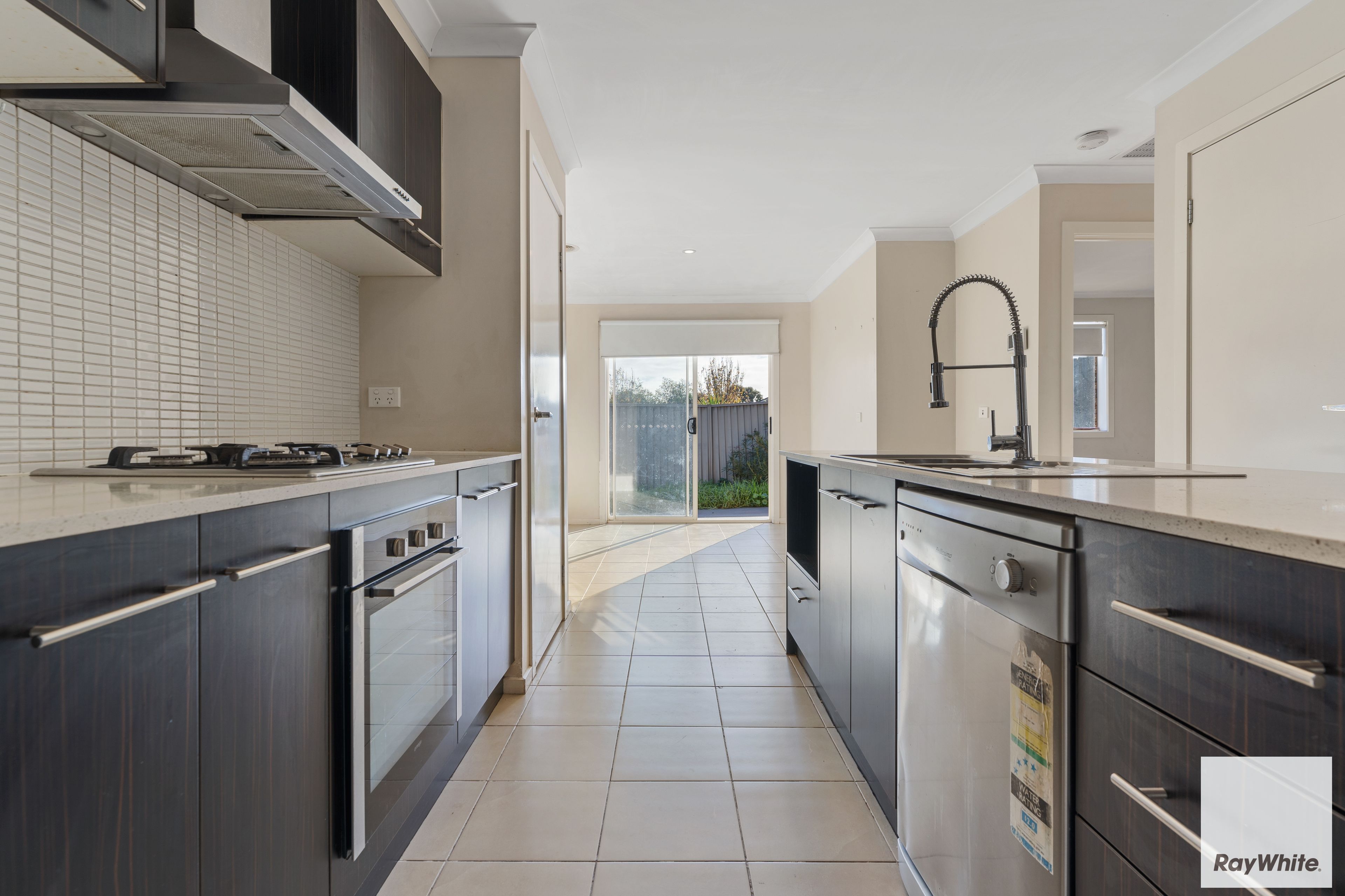 5 Duncombe Park Way, Deer Park, VIC 3023