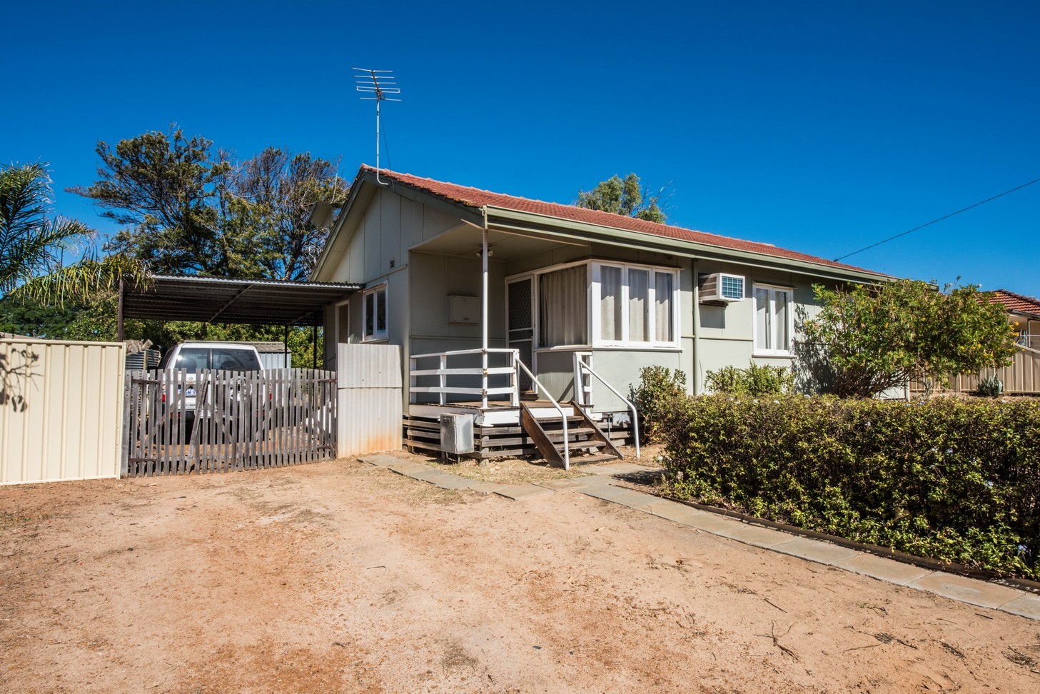 22 Oleander Crescent, Rangeway, WA 6530