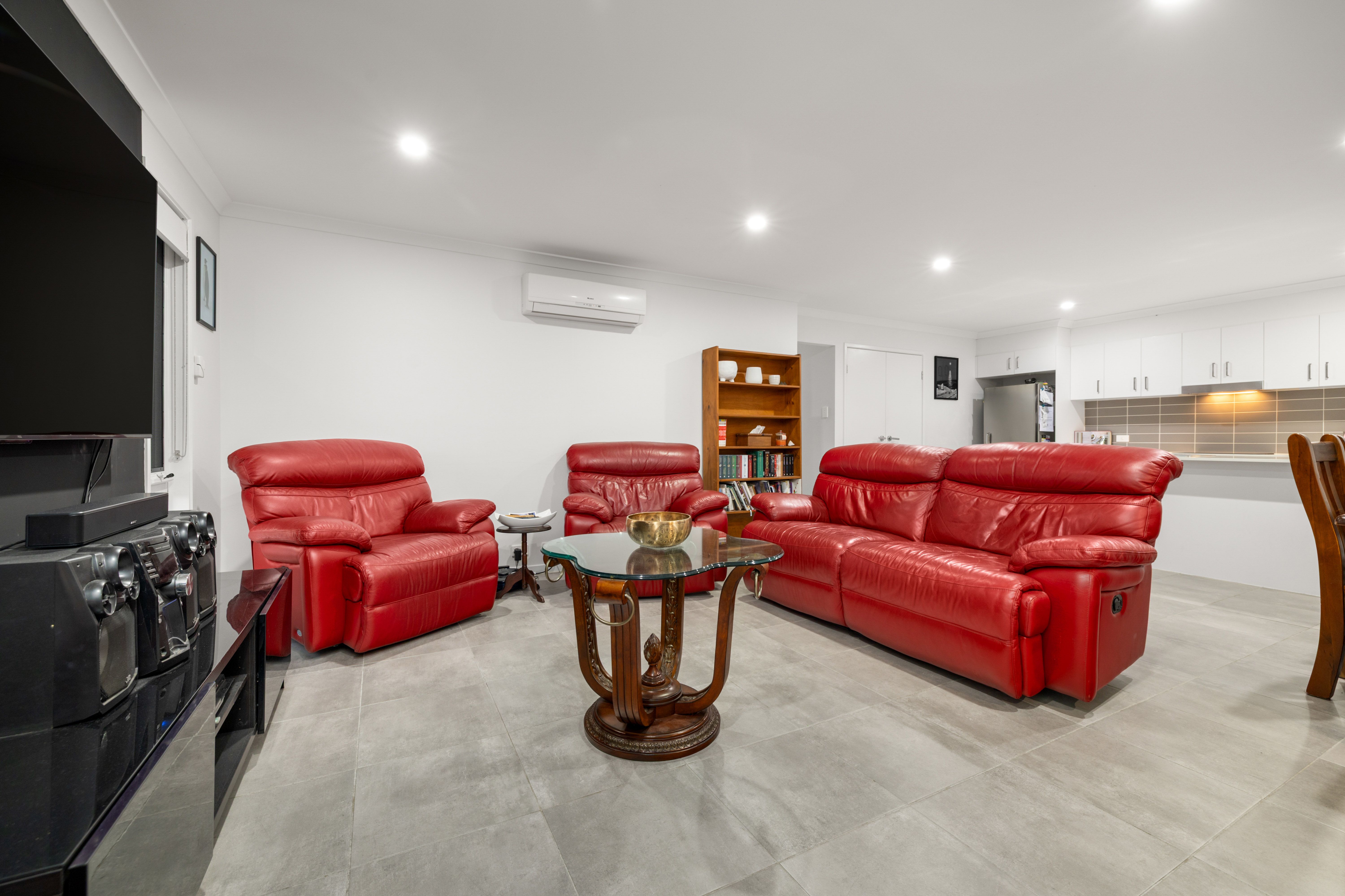 2/50 Foxtail Road — photo 5 of 17