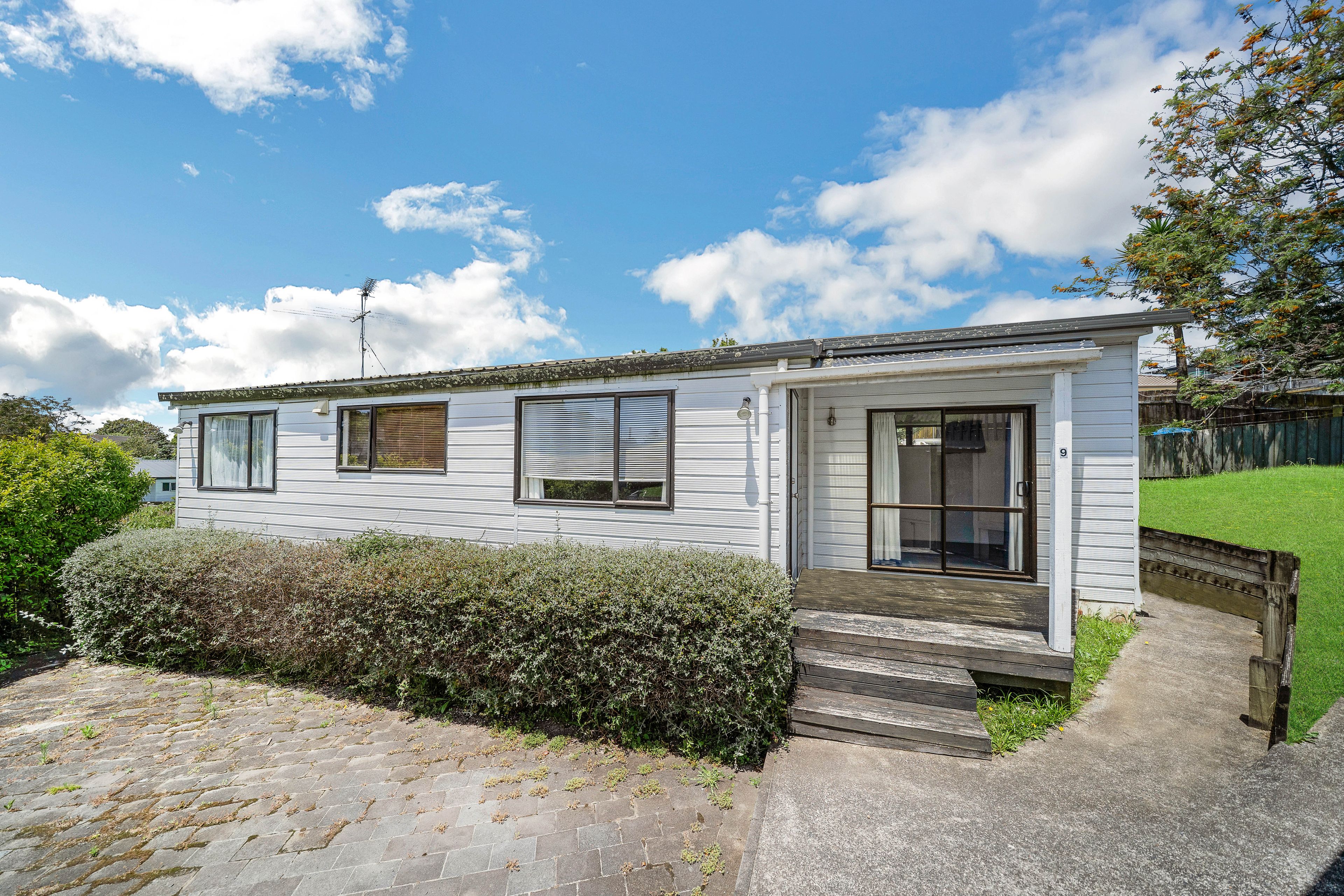 9 & 9A Sherie Place, Howick, Manukau City