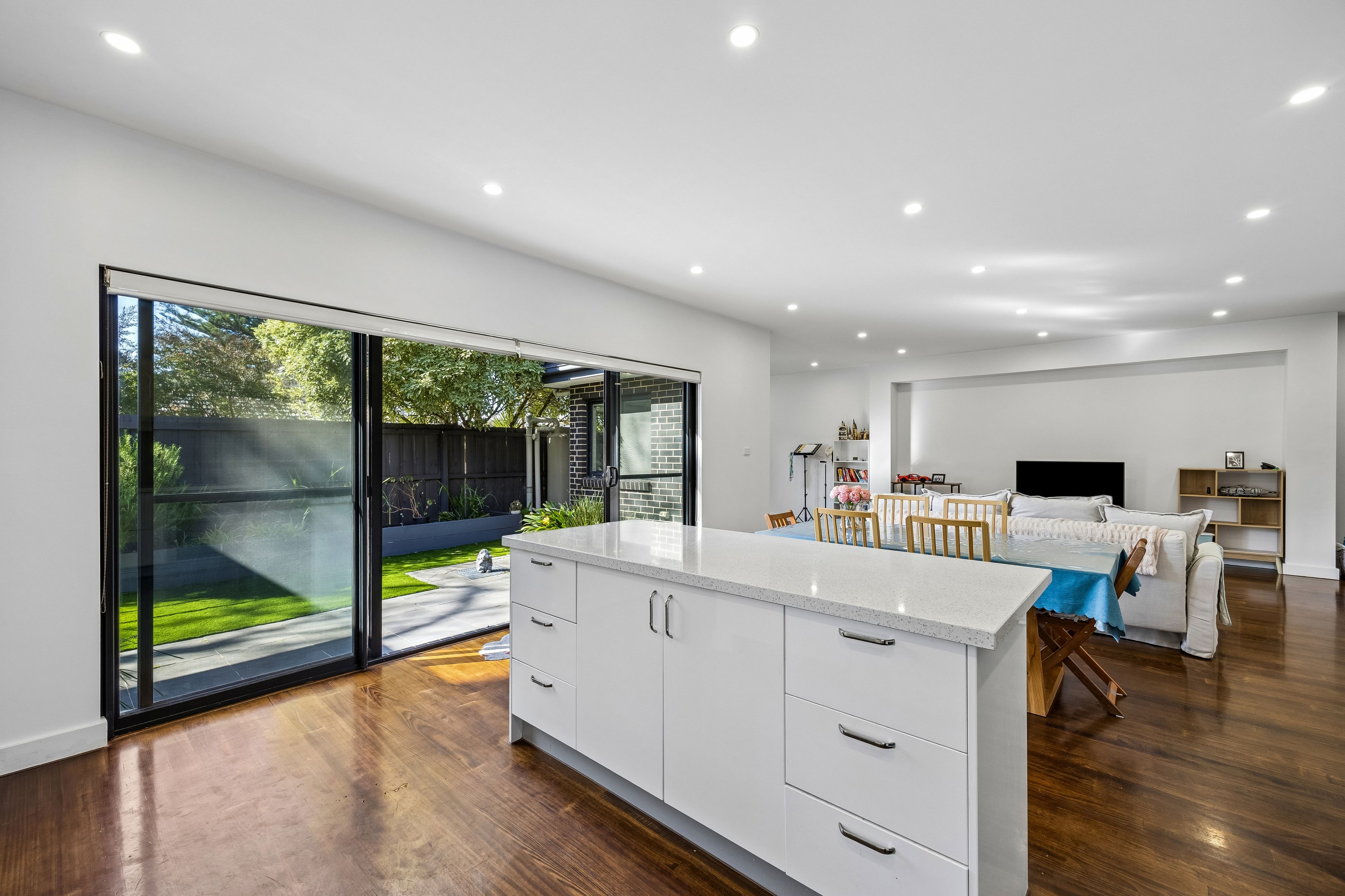 2/205 Wickham Road — photo 4 of 14