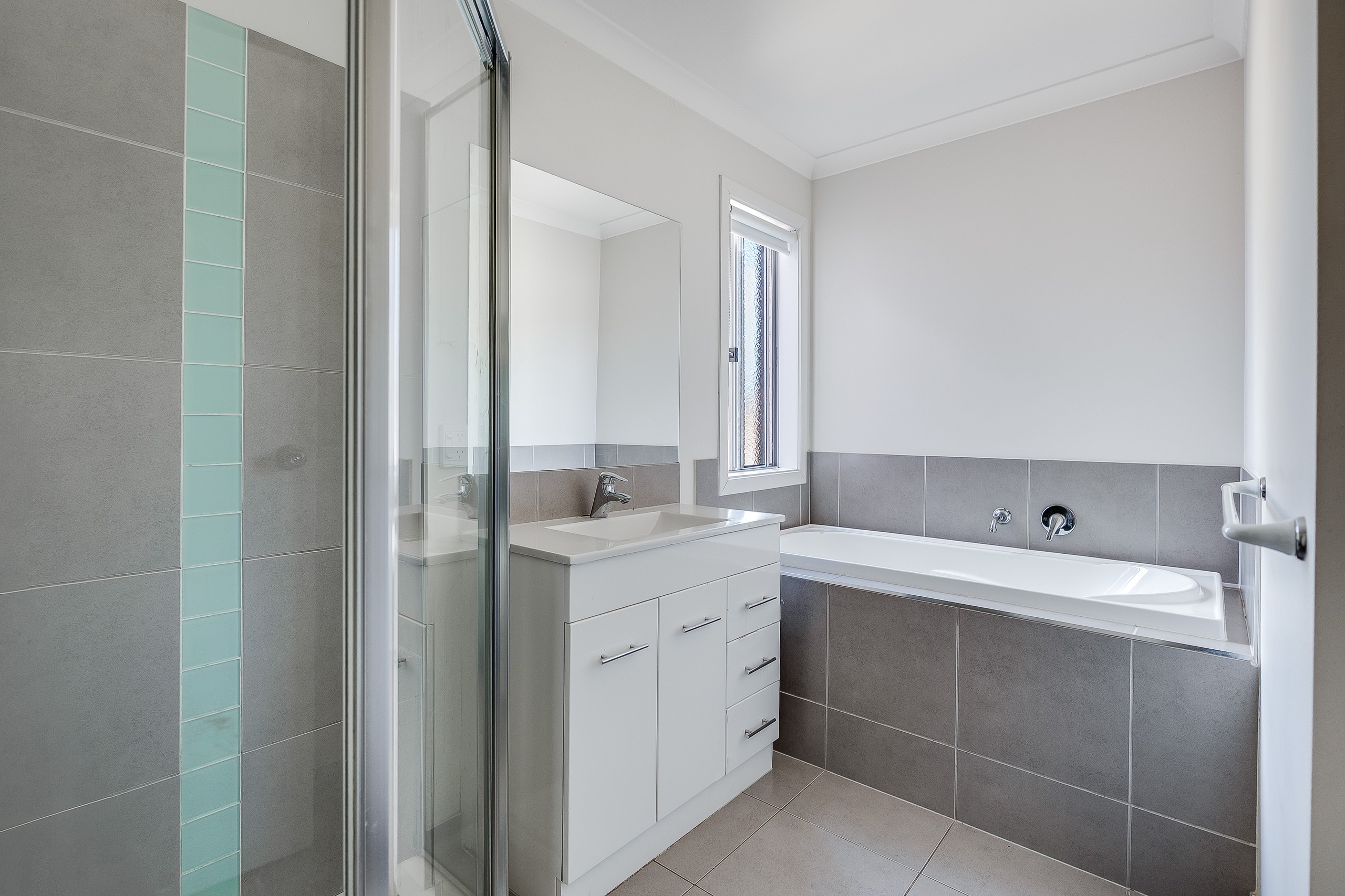 39 Kendall Drive, Hamilton Valley, NSW 2641