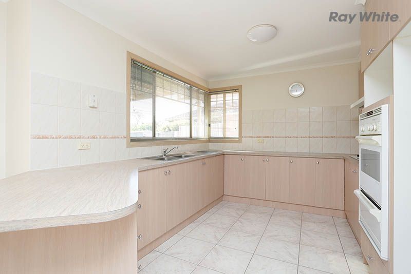 12 Jonathon Court, Taylors Lakes, VIC 3038