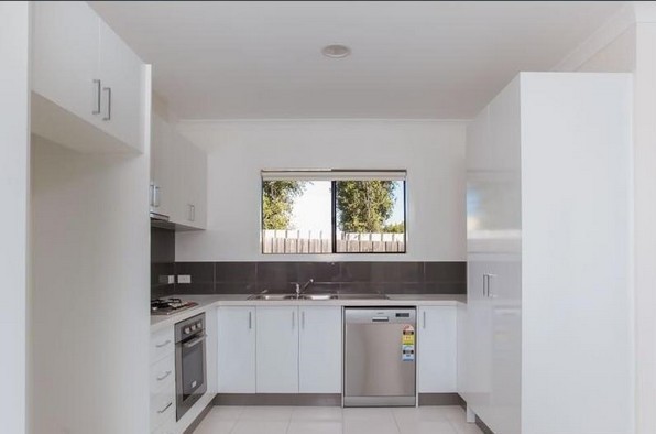 2/27 Adele Avenue, Ferntree Gully, VIC 3156