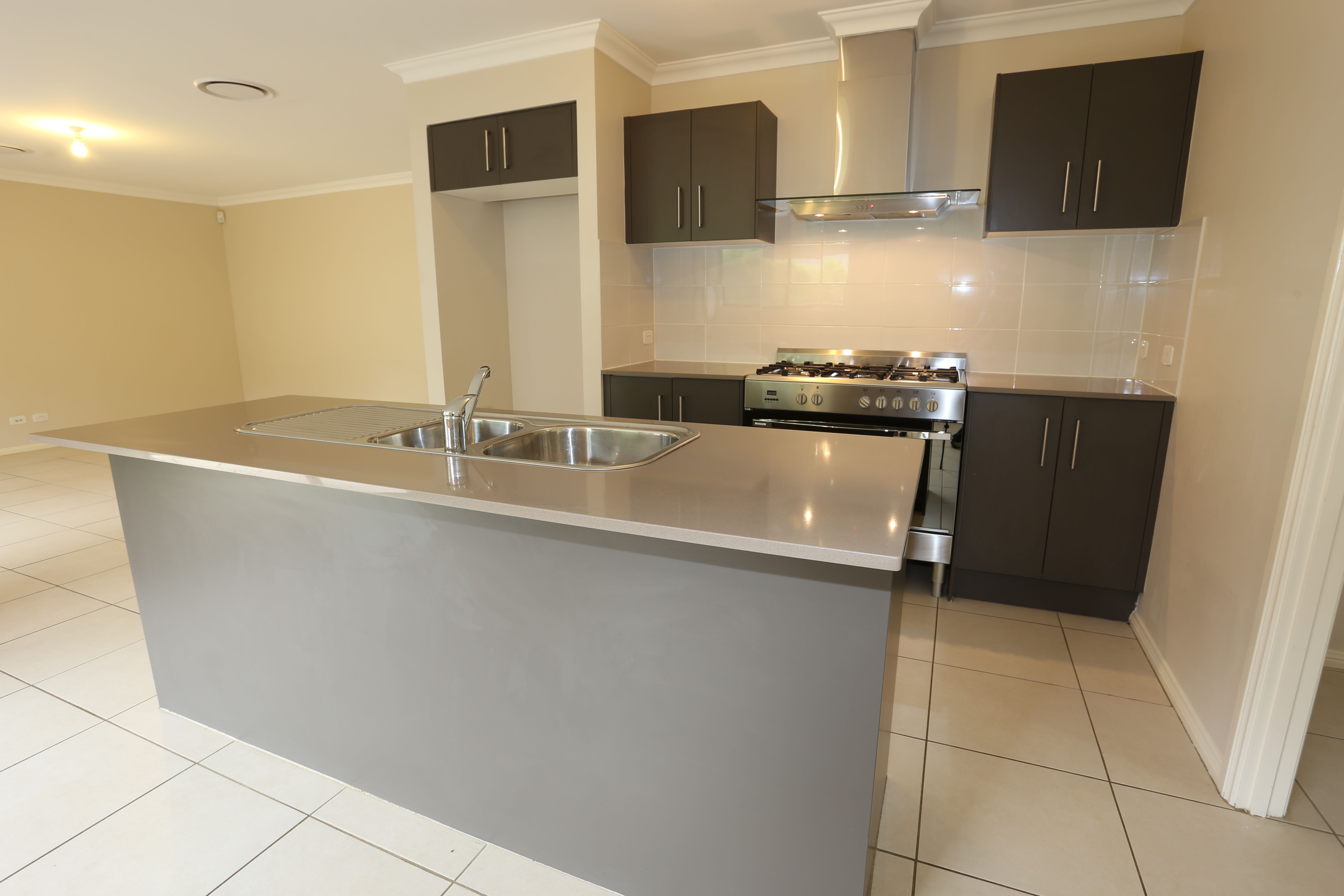 9 Nottingham Street, JORDAN SPRINGS, NSW 2747