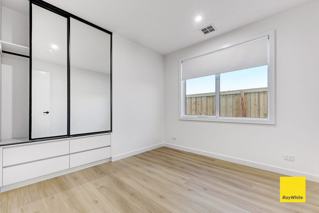 16 Pyrus Crescent — photo 10 of 16