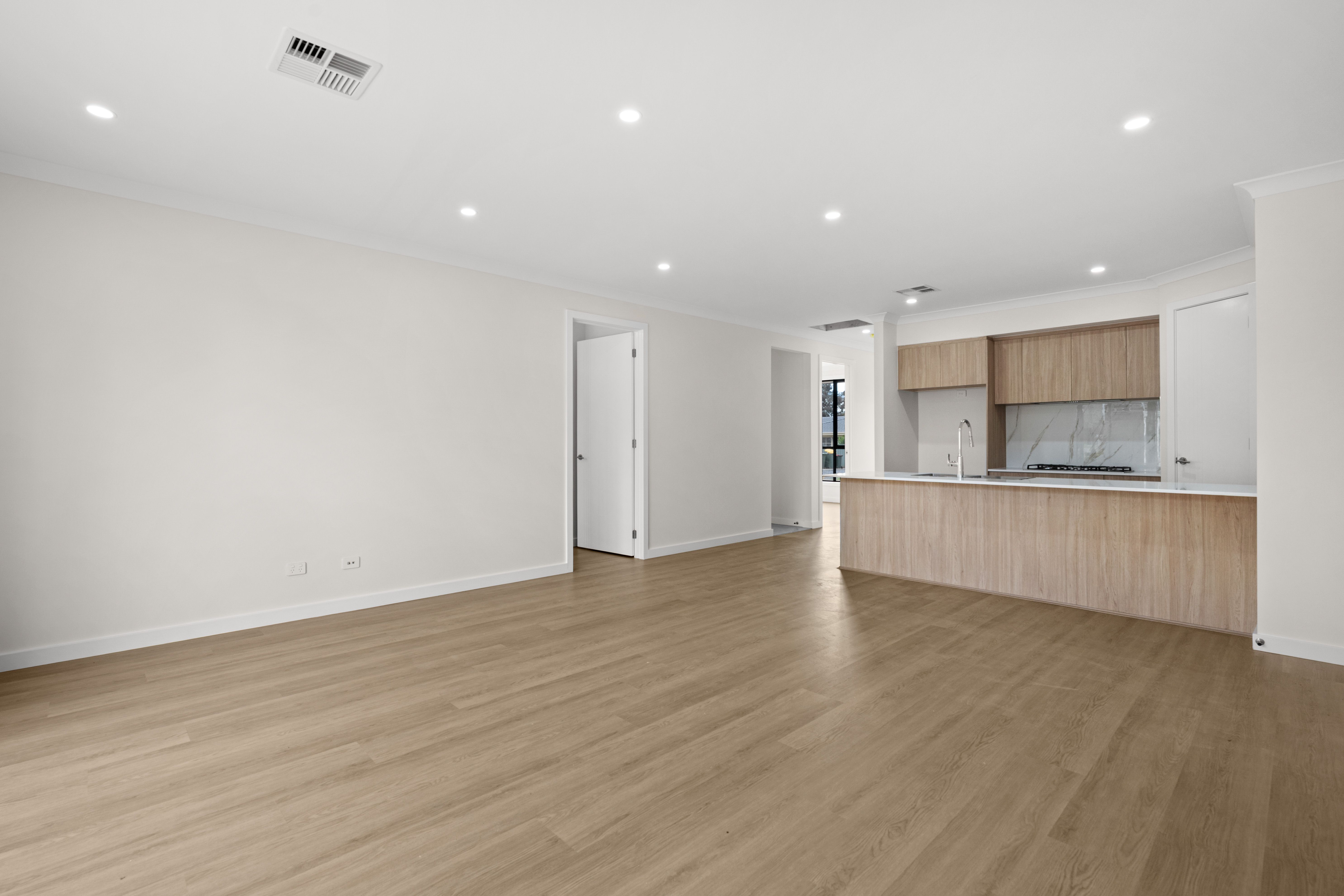 14B Spaans Crescent — photo 4 of 16