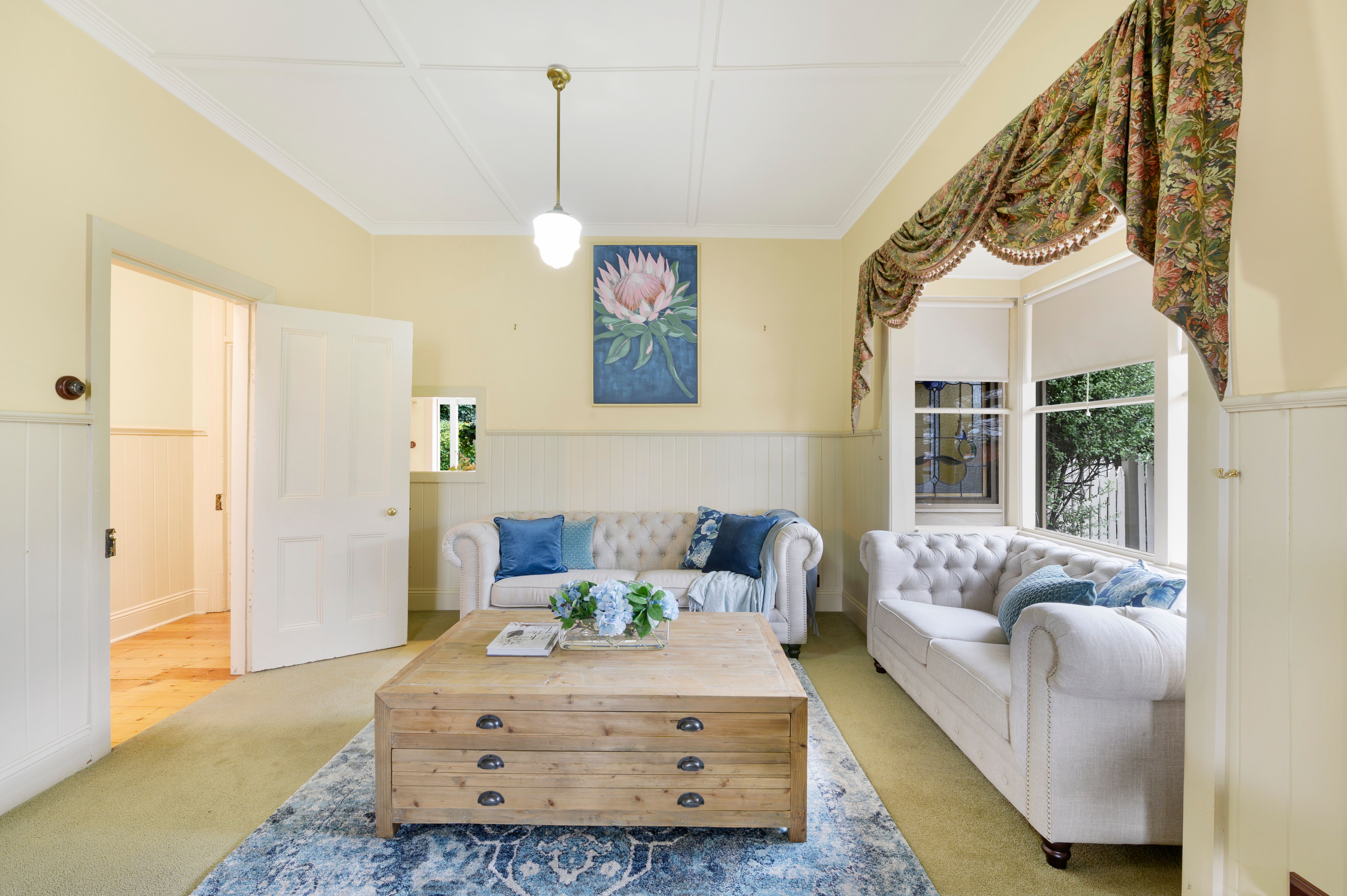 4 Doveton Crescent, Soldiers Hill, VIC 3350