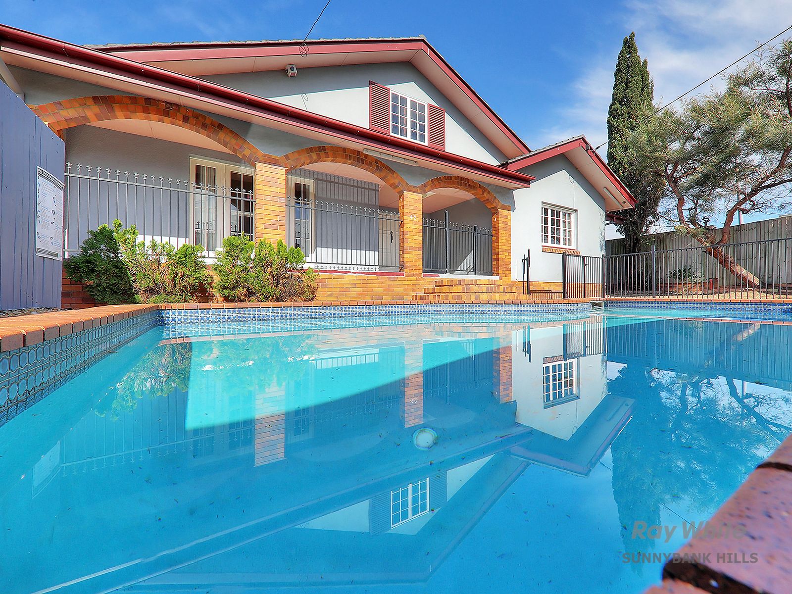 42 Lorinya Street, Mansfield QLD 4122