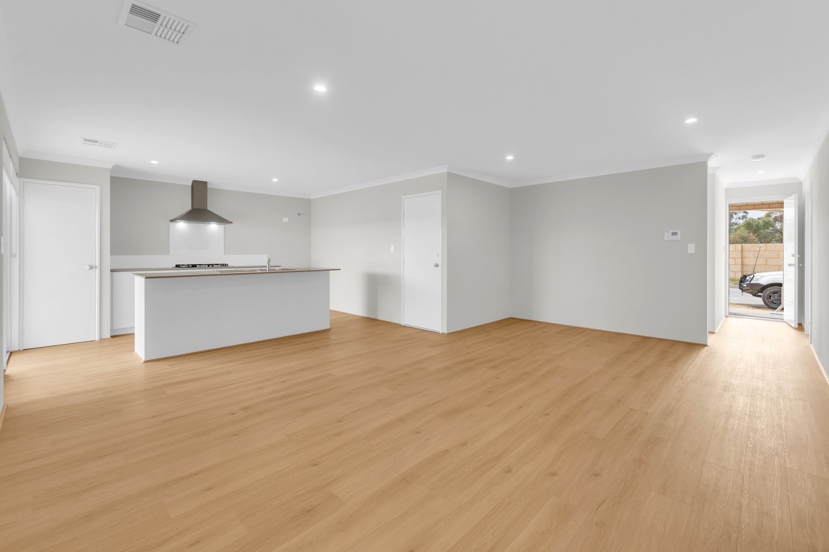 13 Shamrock Avenue — photo 3 of 17