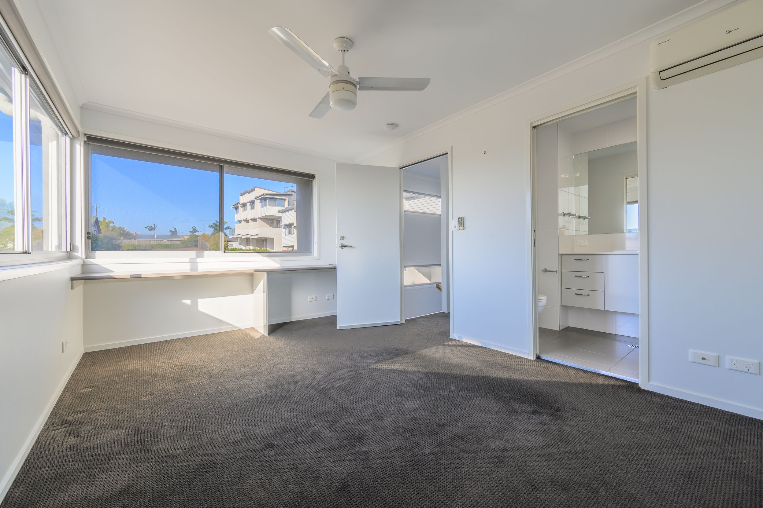 23/100 Glenlyon Street — photo 9 of 15