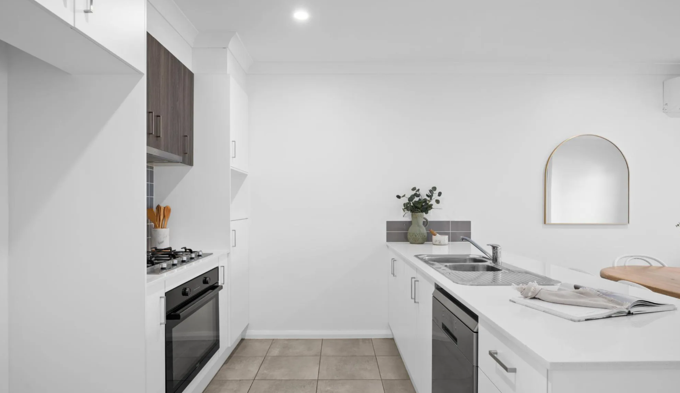 8 Torrens Parkway — photo 8 of 14