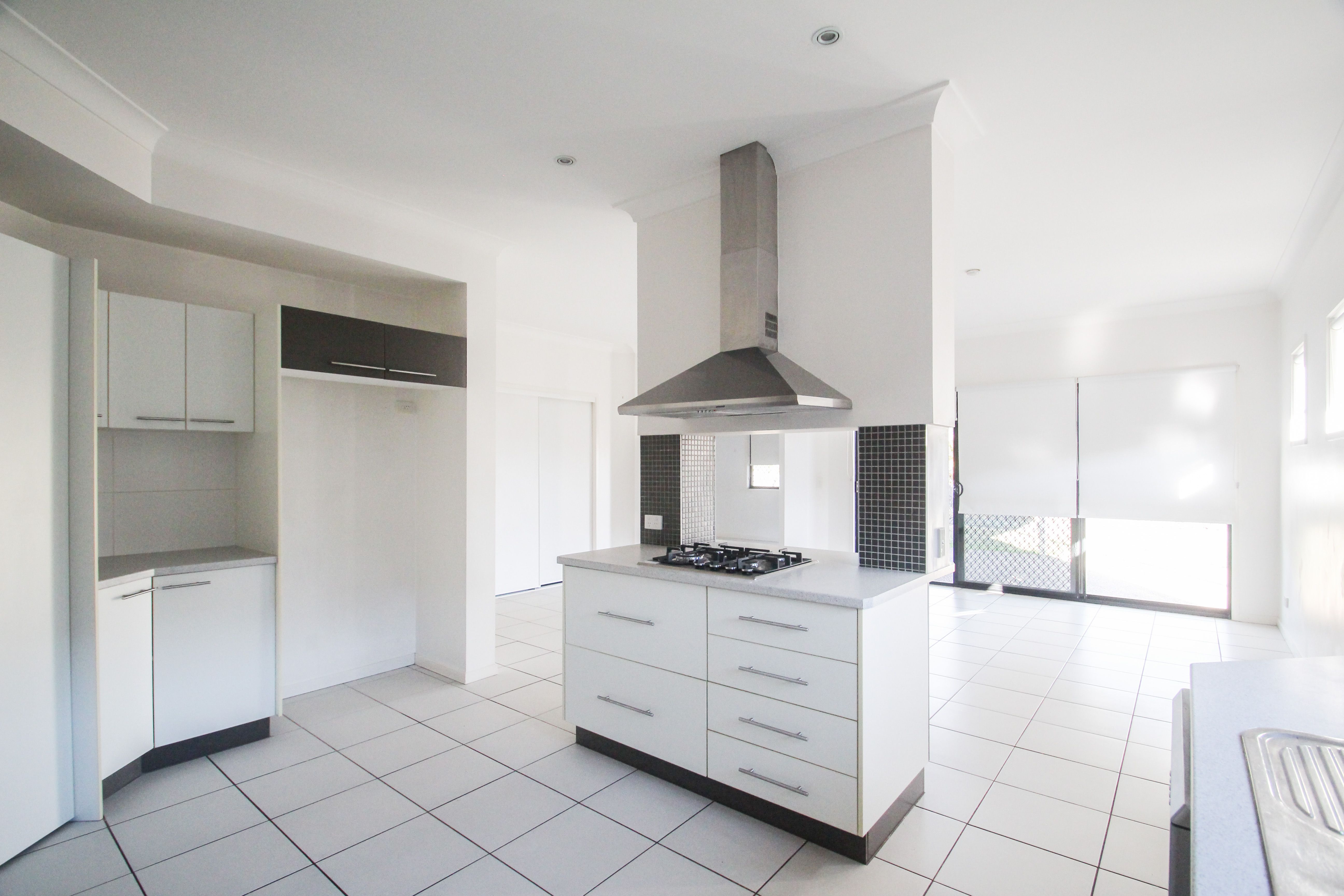 272 Lakeside Avenue, Springfield Lakes, QLD 4300