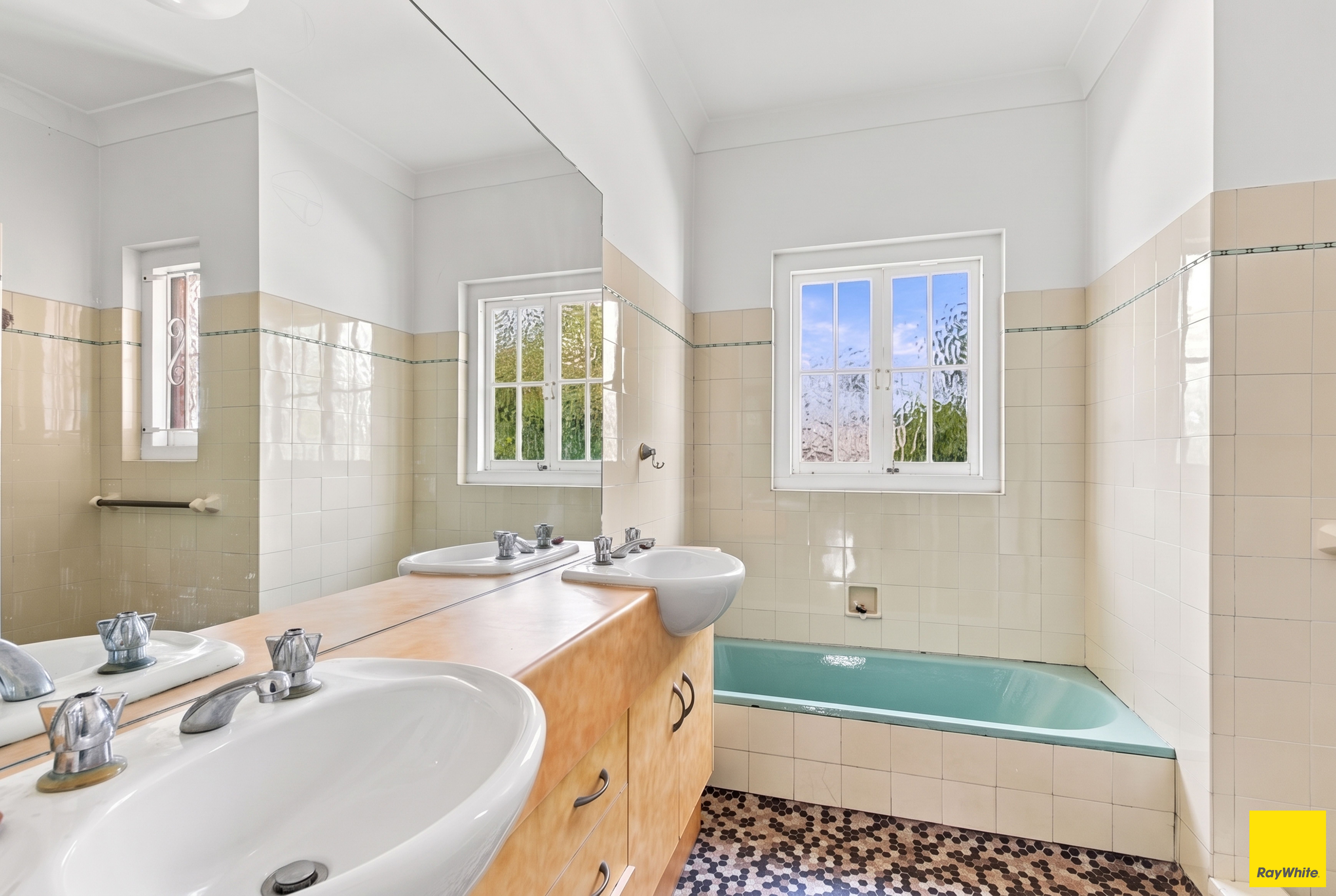 100 Abbott Street — photo 11 of 22