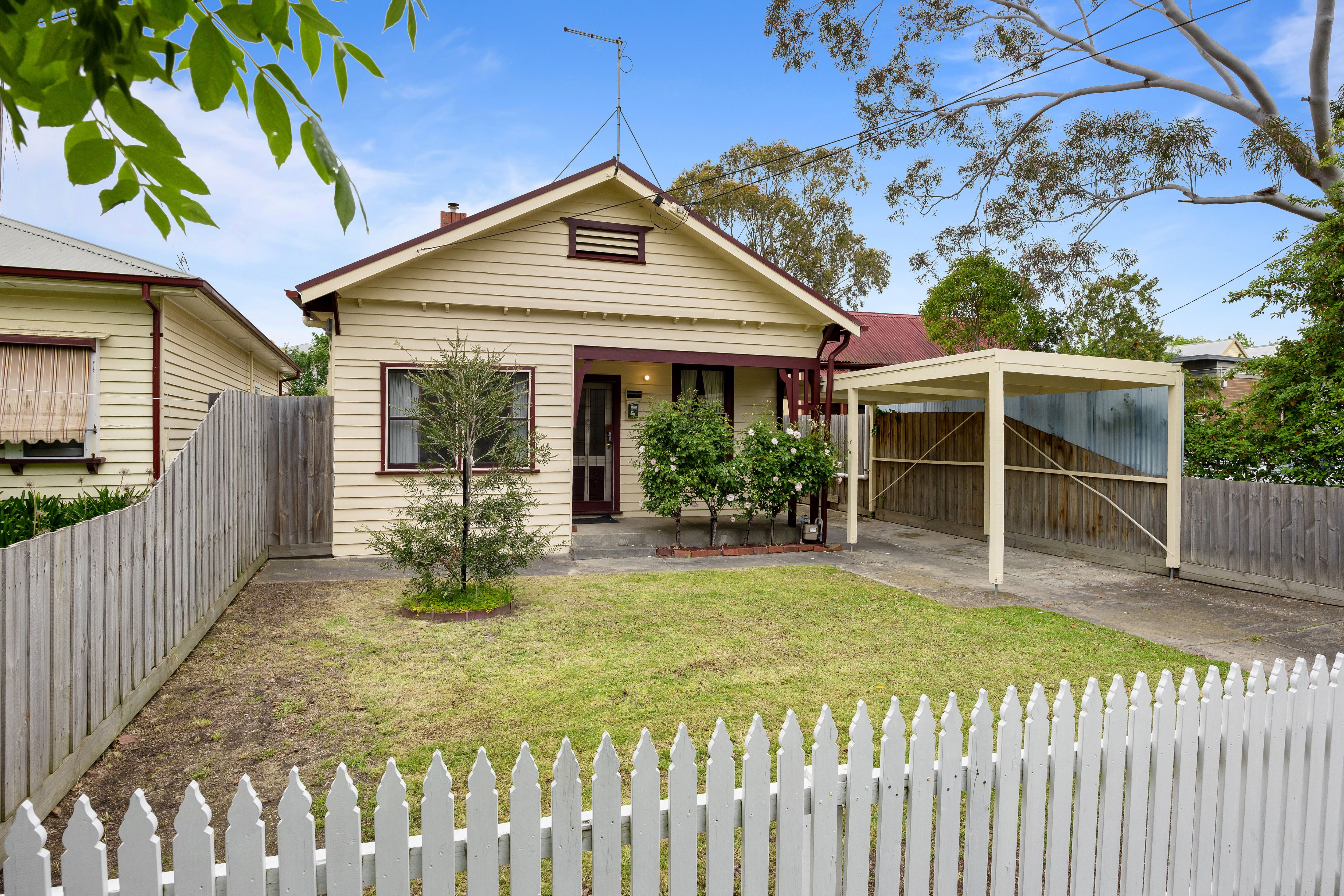 806 Doveton Street North, Soldiers Hill VIC 3350