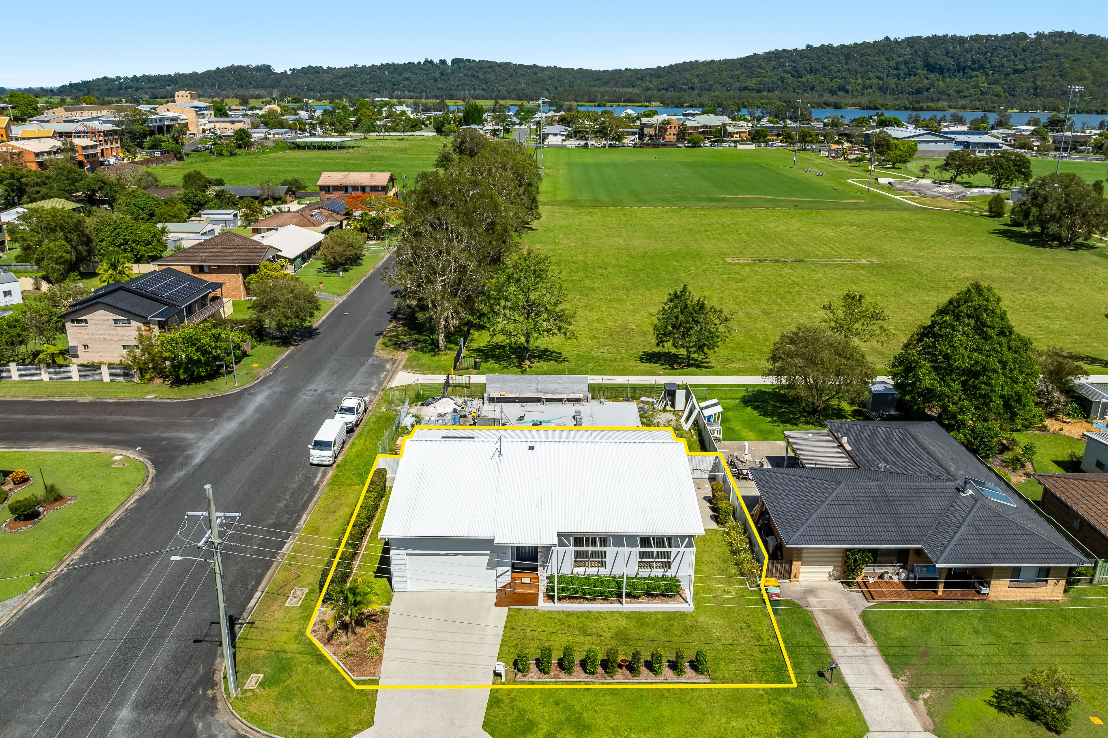 1 Iona Close — photo 11 of 14