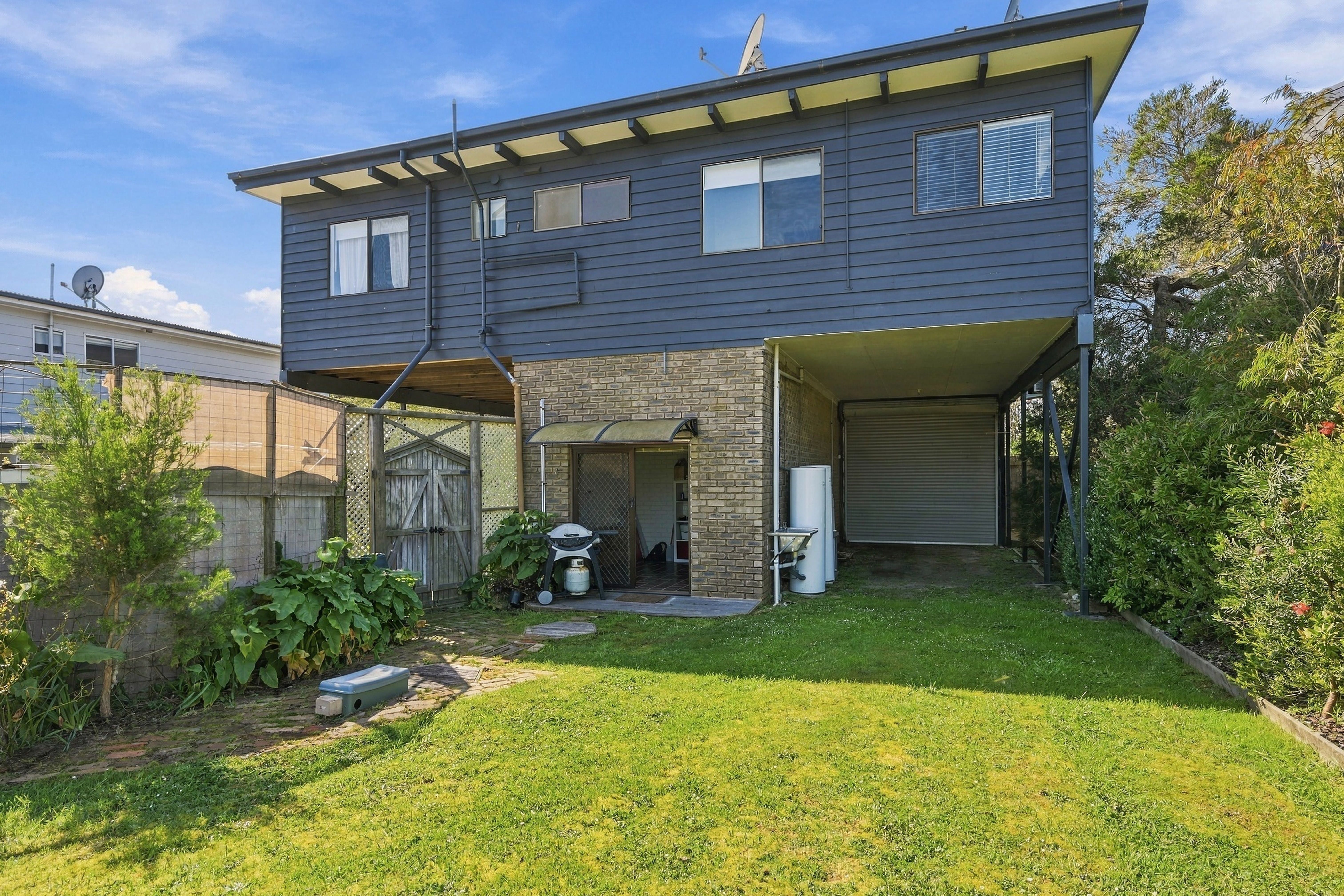 109 Acacia Road — photo 18 of 20