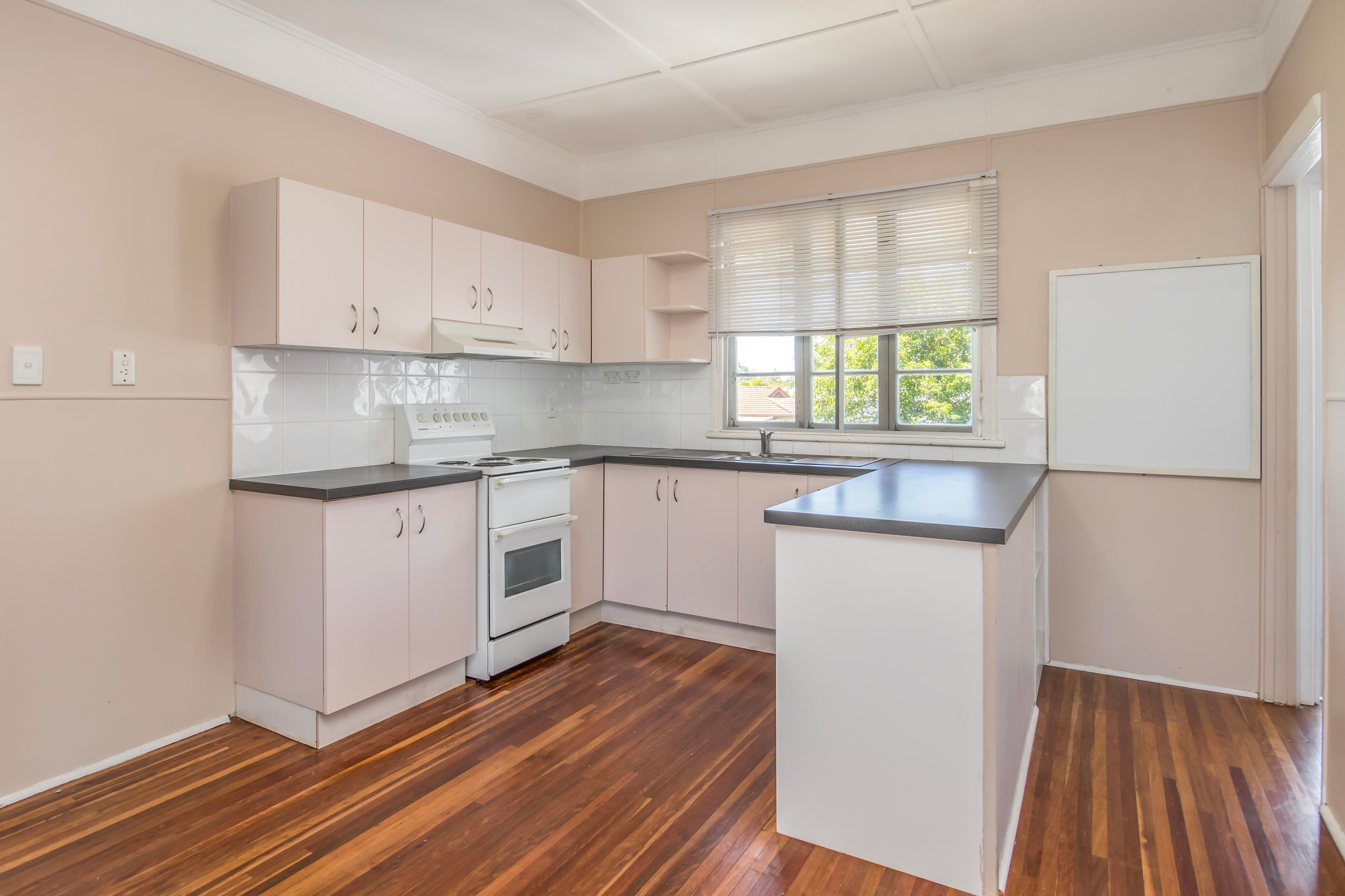 125 Pulgul Street, Urangan, QLD 4655