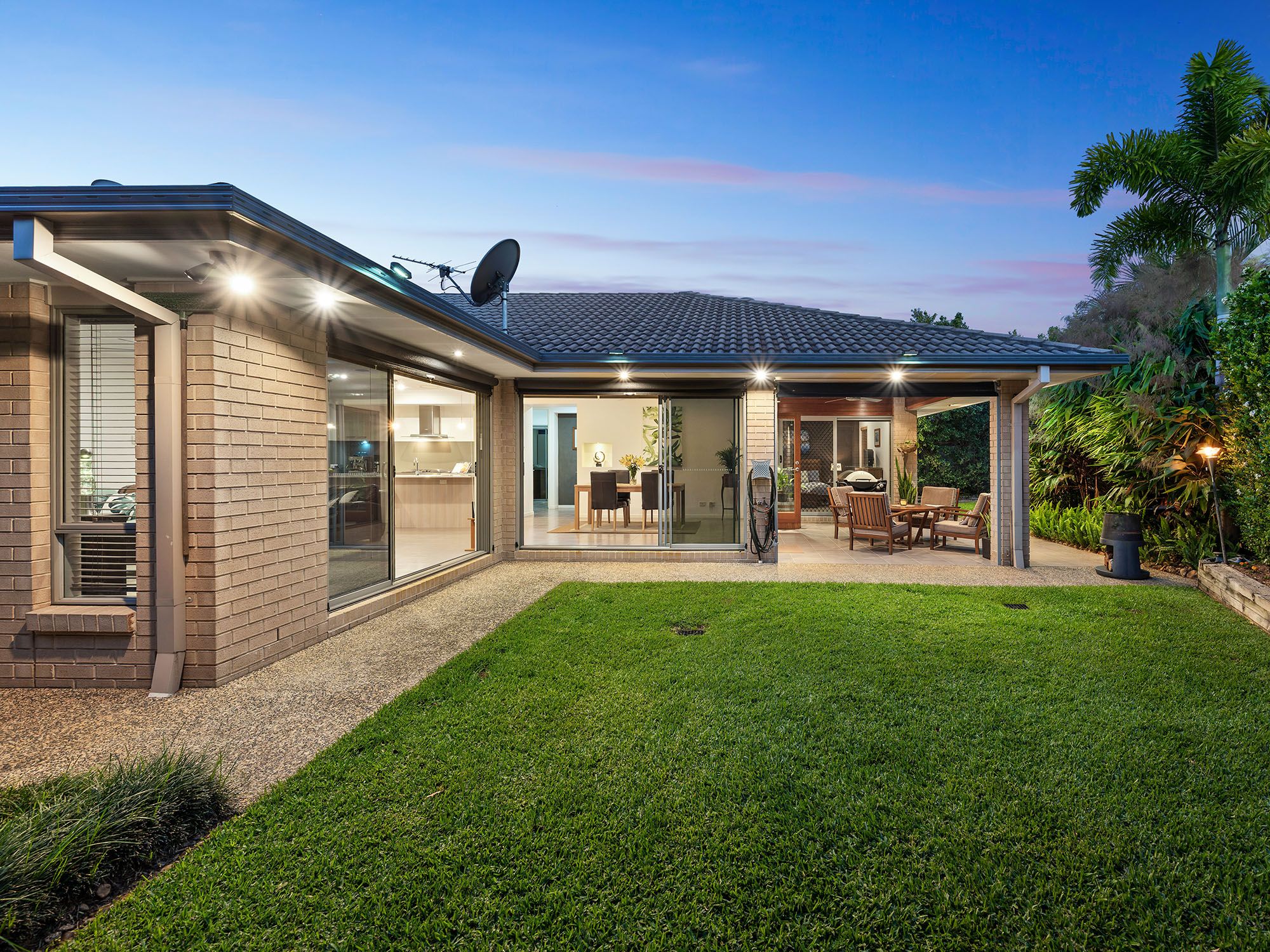 19 Southwalk Esplanade, Underwood, QLD 4119