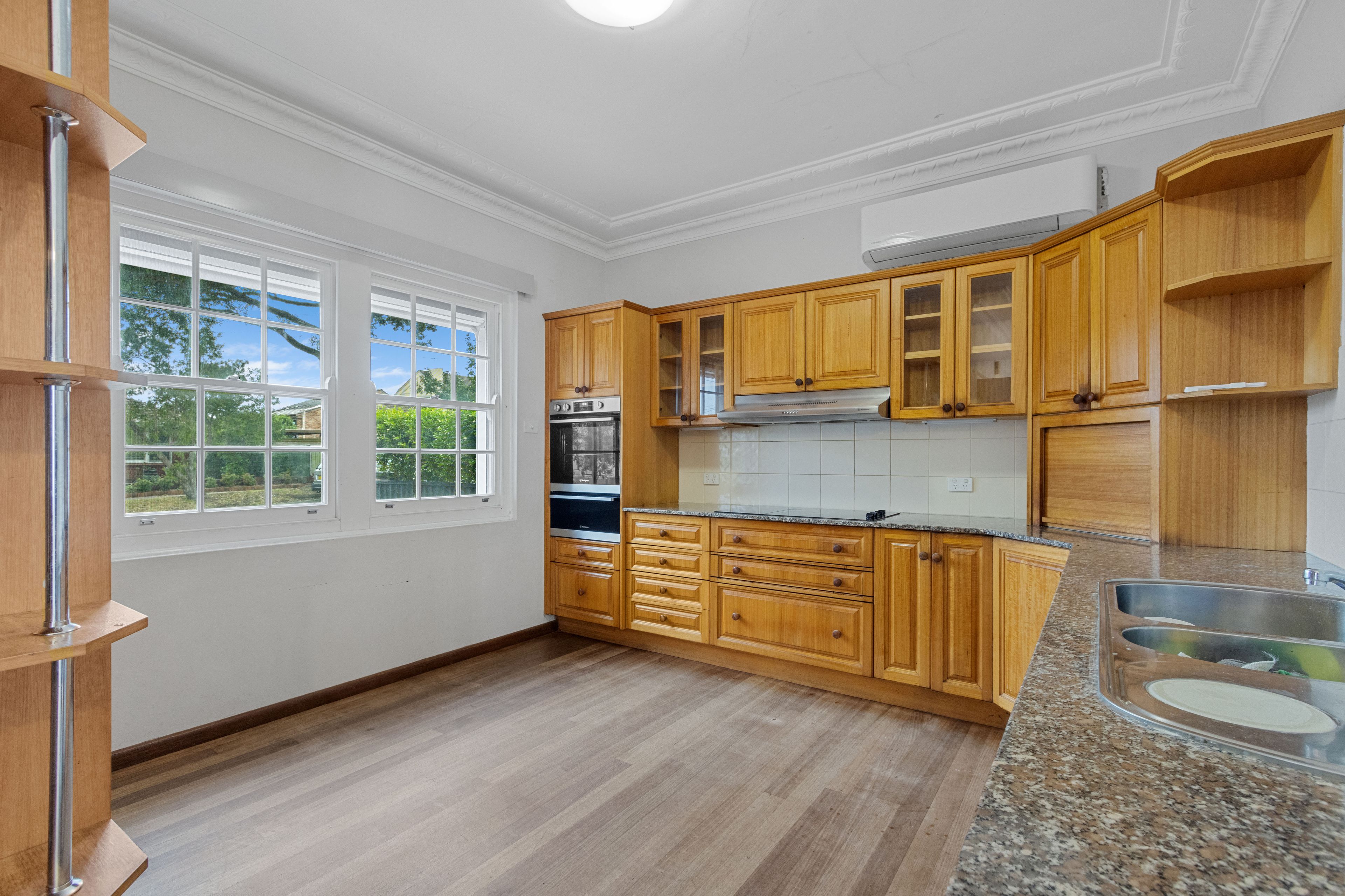 13 Gnarbo Avenue, Carss Park, NSW 2221