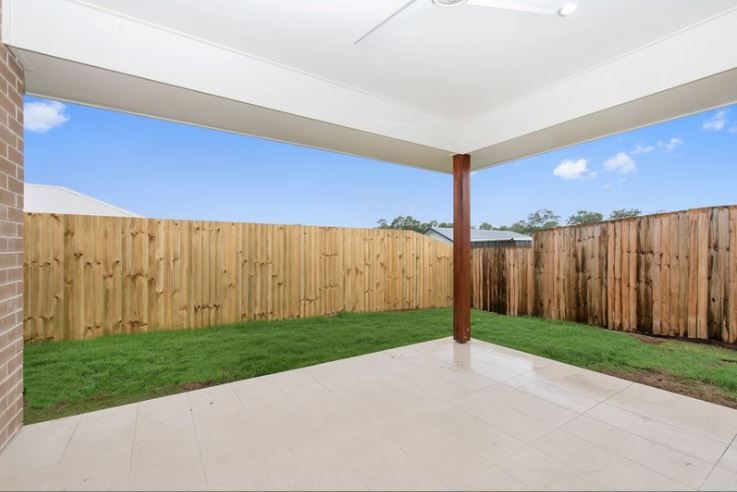 28 Sanctuary Crescent — photo 10 of 11